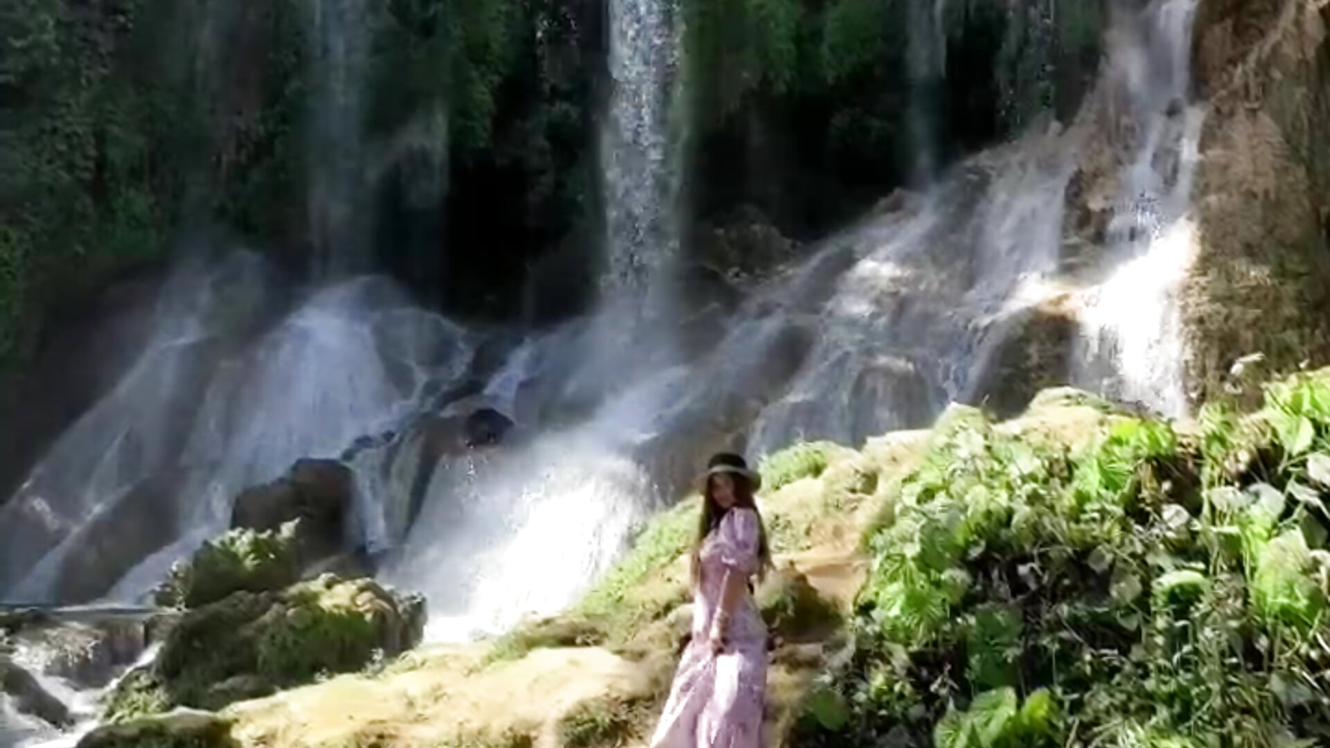 Make me wet like this waterfall - SexyFancy kullanıcısının videosu