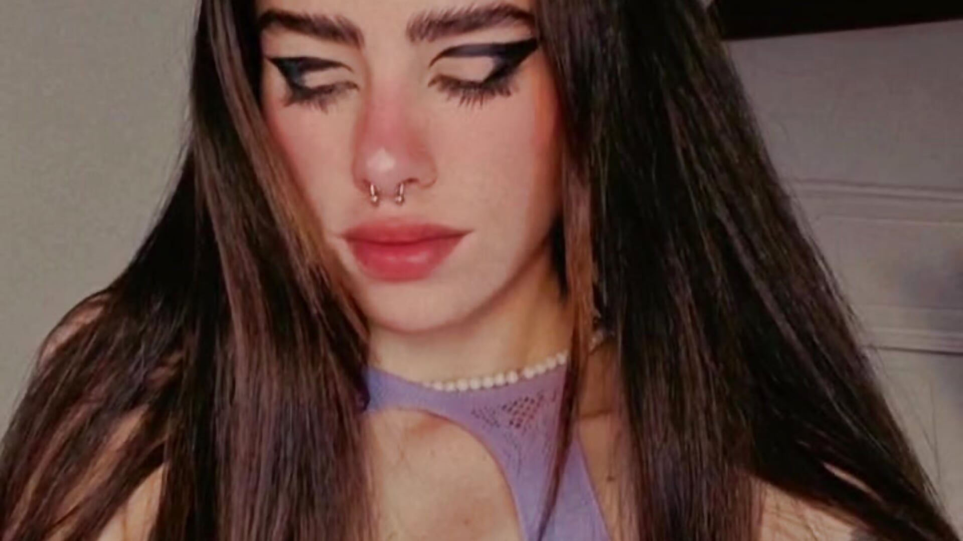 Cutie - vídeo de la modelo de cam Emma__Erotic