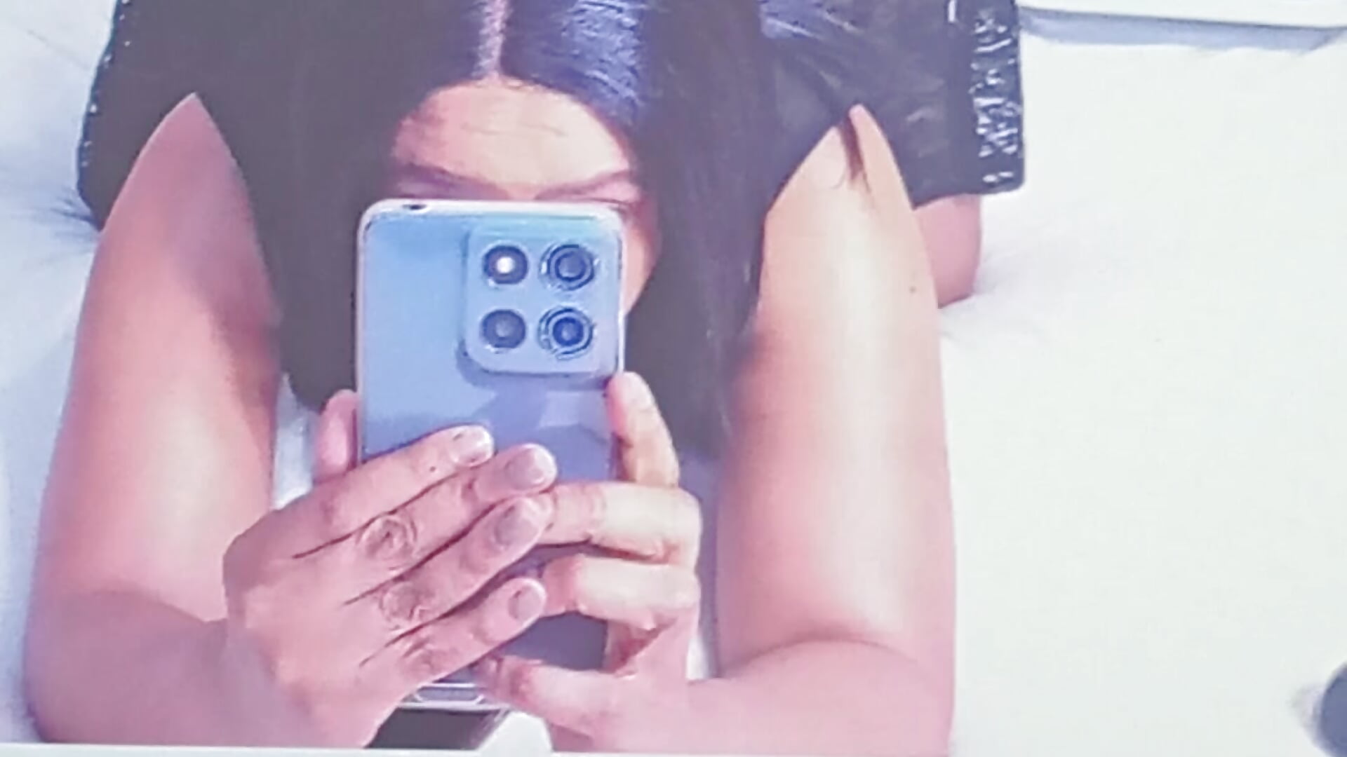 1000003126 - βίντεο μοντέλου GiantBootyMilf