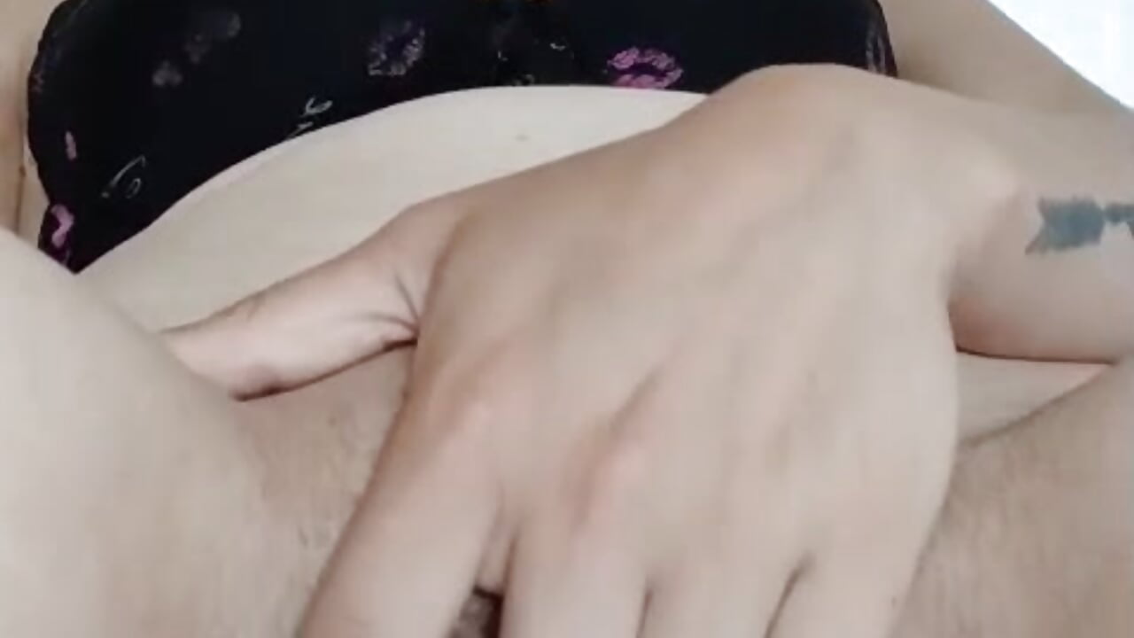 86-Playing with my fingers in the pussy 🖖