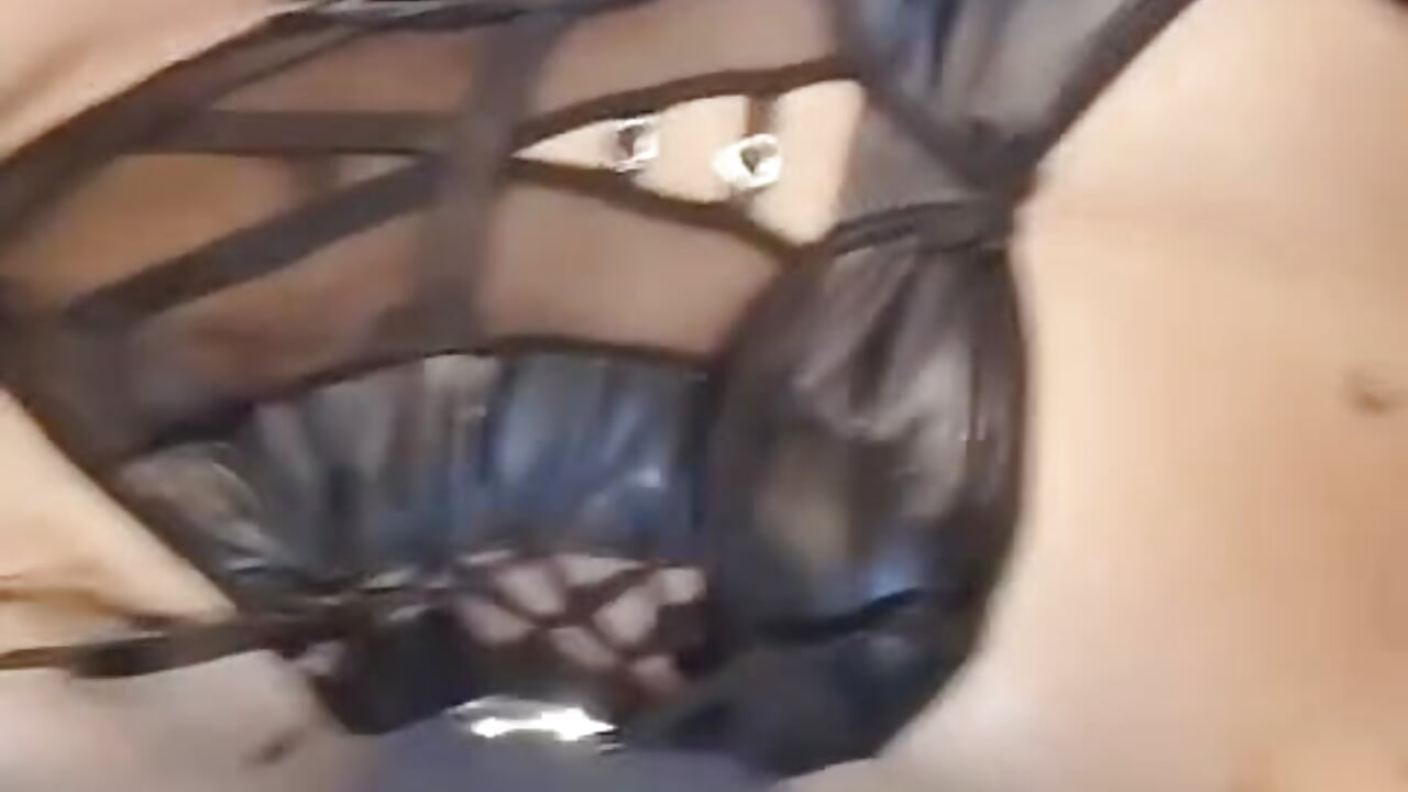 profile-intro-video-1787933337 - video oleh model kamera allison_doll1