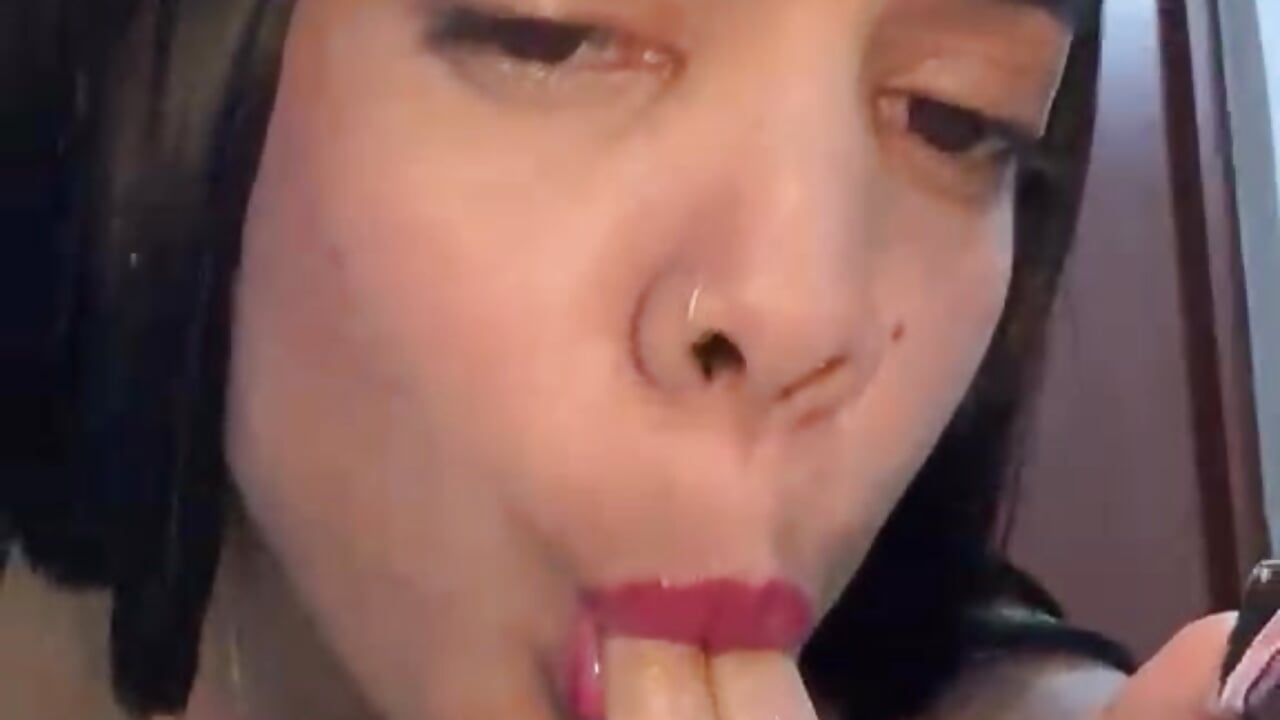 THAT'S HOW I'D SUCK YOUR DICK🍆