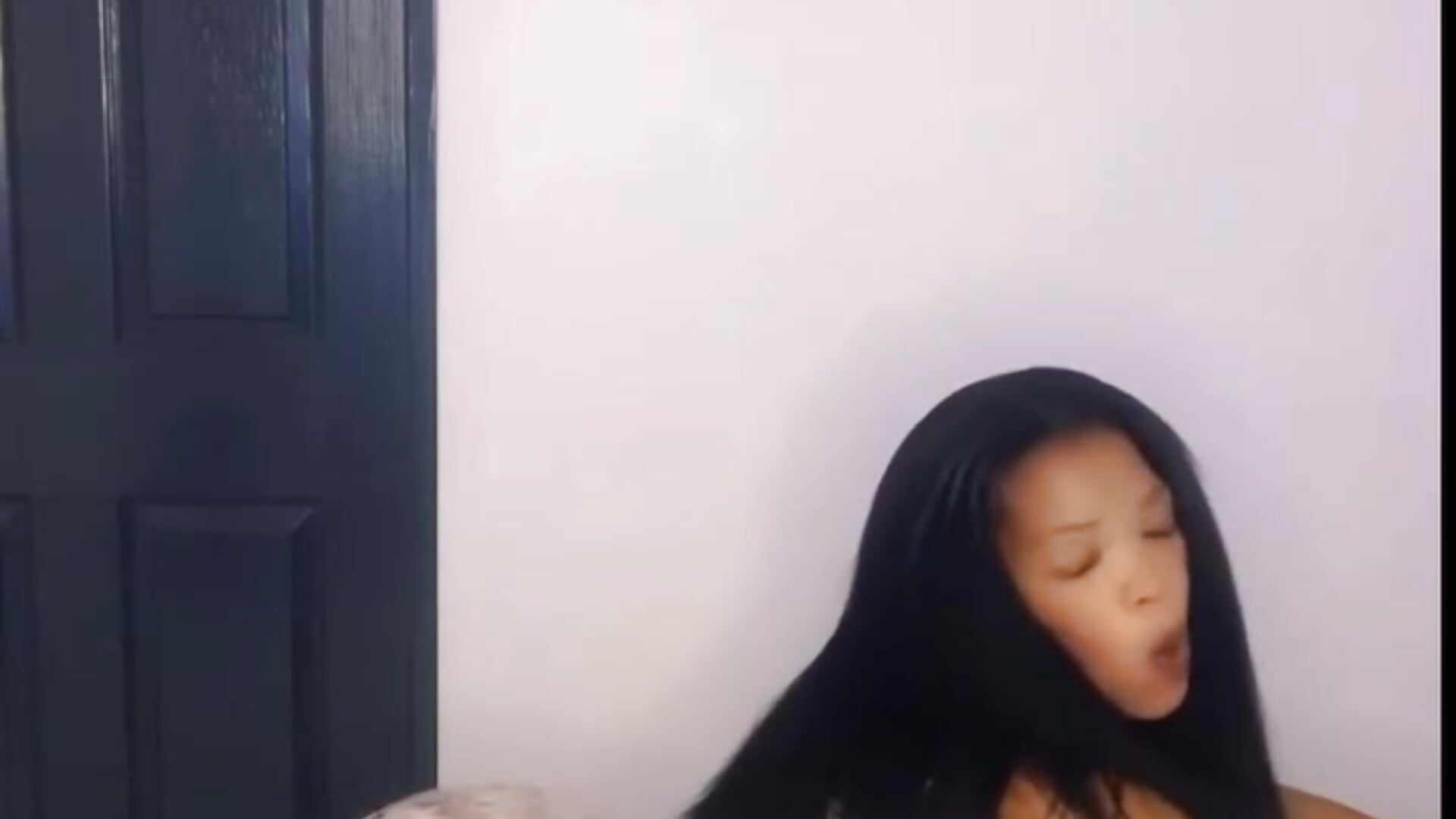 SHE_KNOWS_HER_THING - วิดีโอโดย SashaahXXX โมเดลแคม