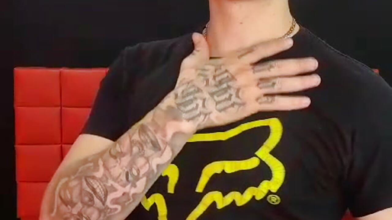 Hello, its me - video by Juliandr188 cam model