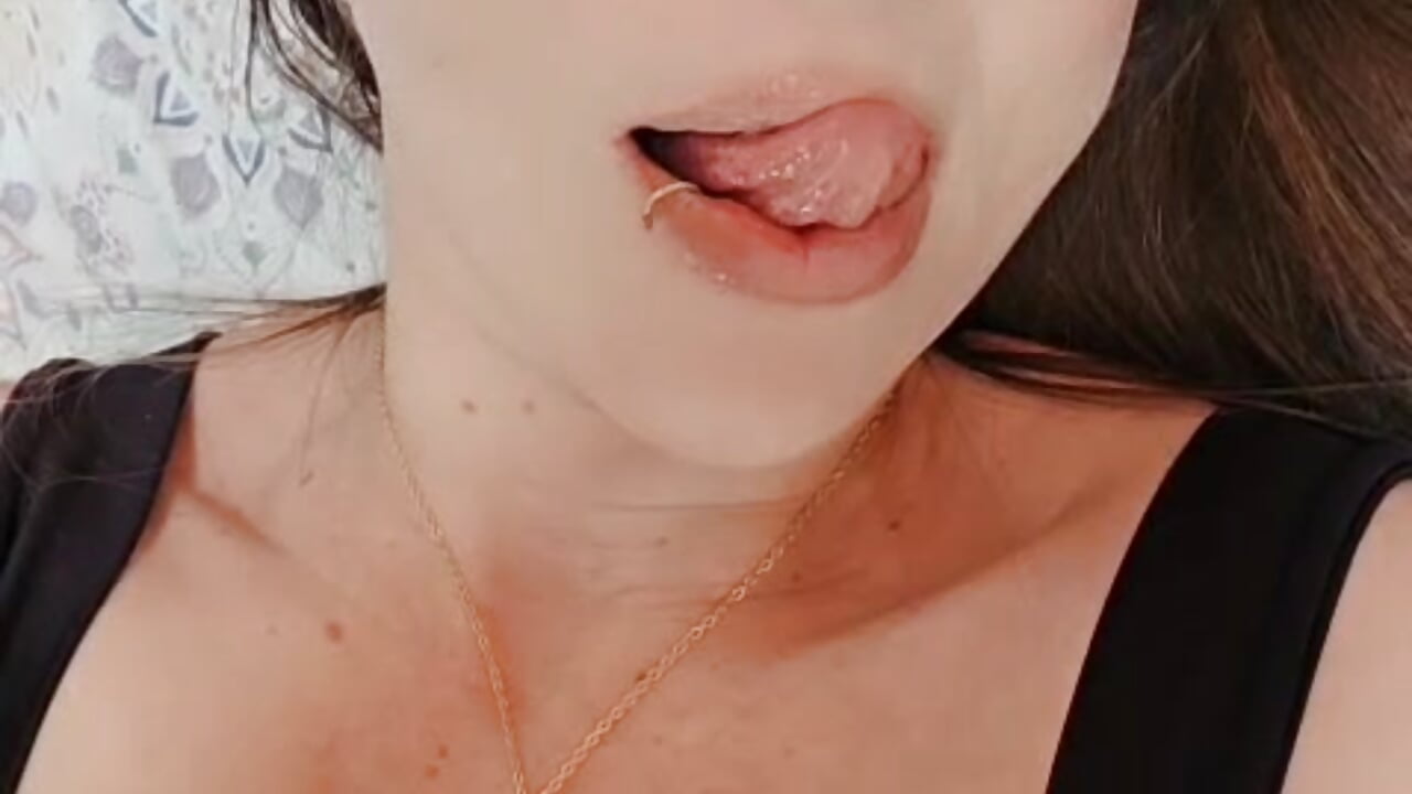 SAVOR THE SWEET FLAVOR OF MY KISSES💋💋💋 - video oleh model kamera emilyharrix