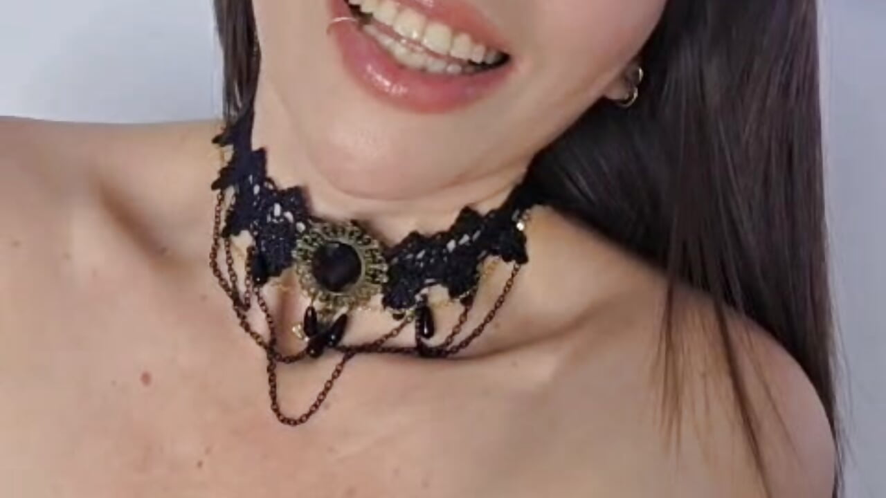 WhatsApp Video 2025-09-17 at 10,17,59 PM - video oleh model kamera emilyharrix