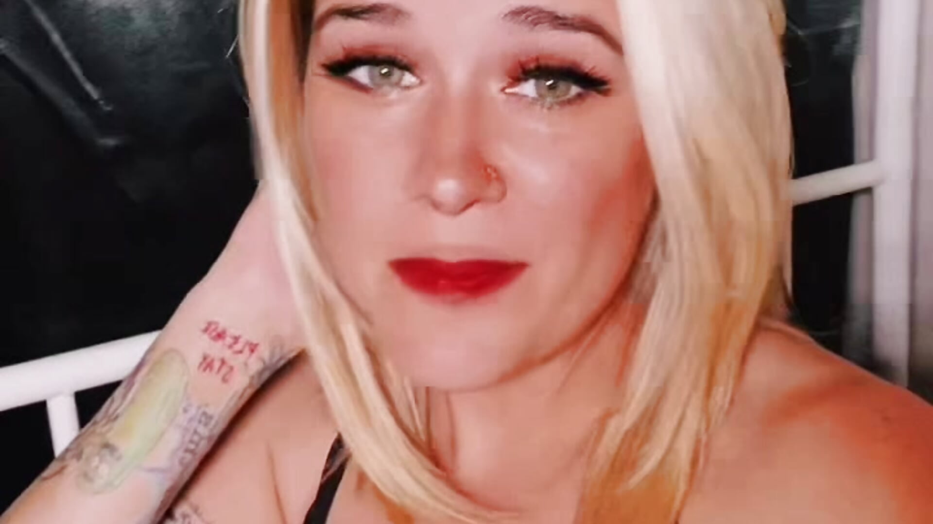 XMST6740 - video by renegadebarbi3 cam model