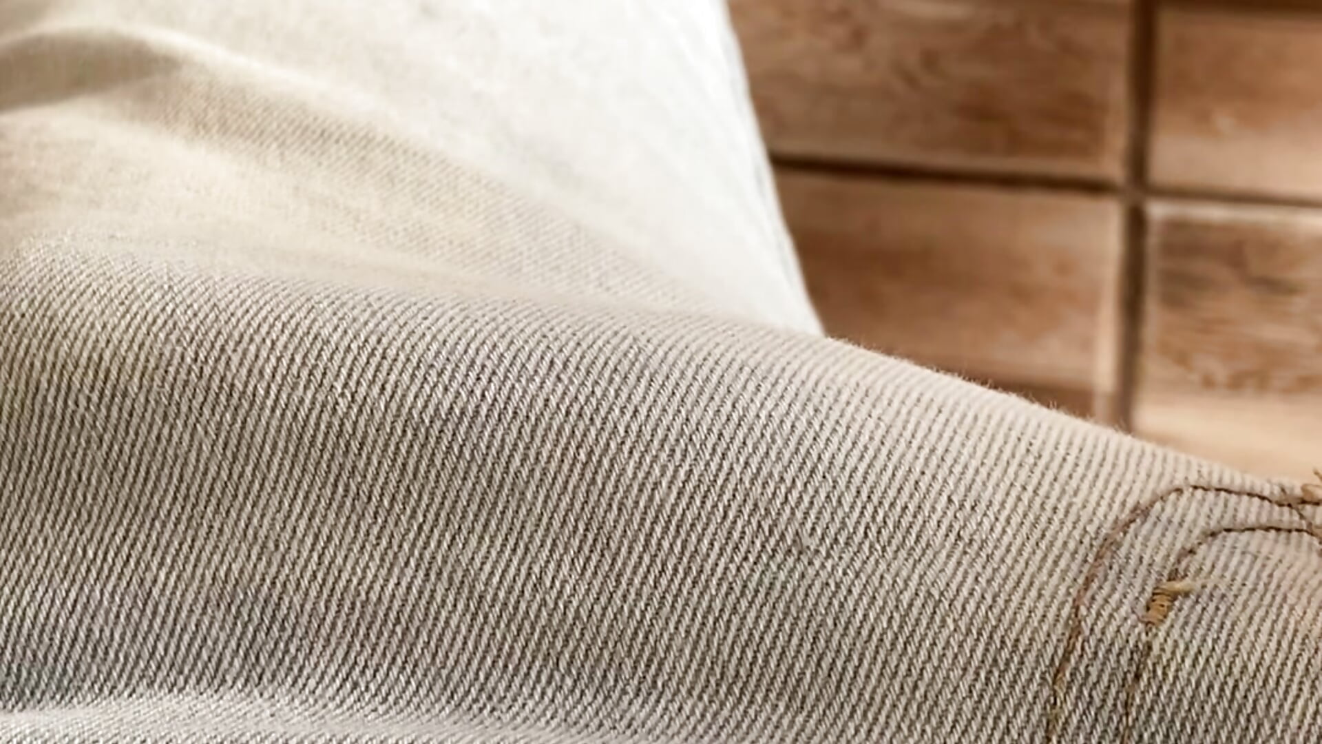 B24280C8-1850-48E8-8C13-00AF8CB62C72 - video van Maurob18 cam-model