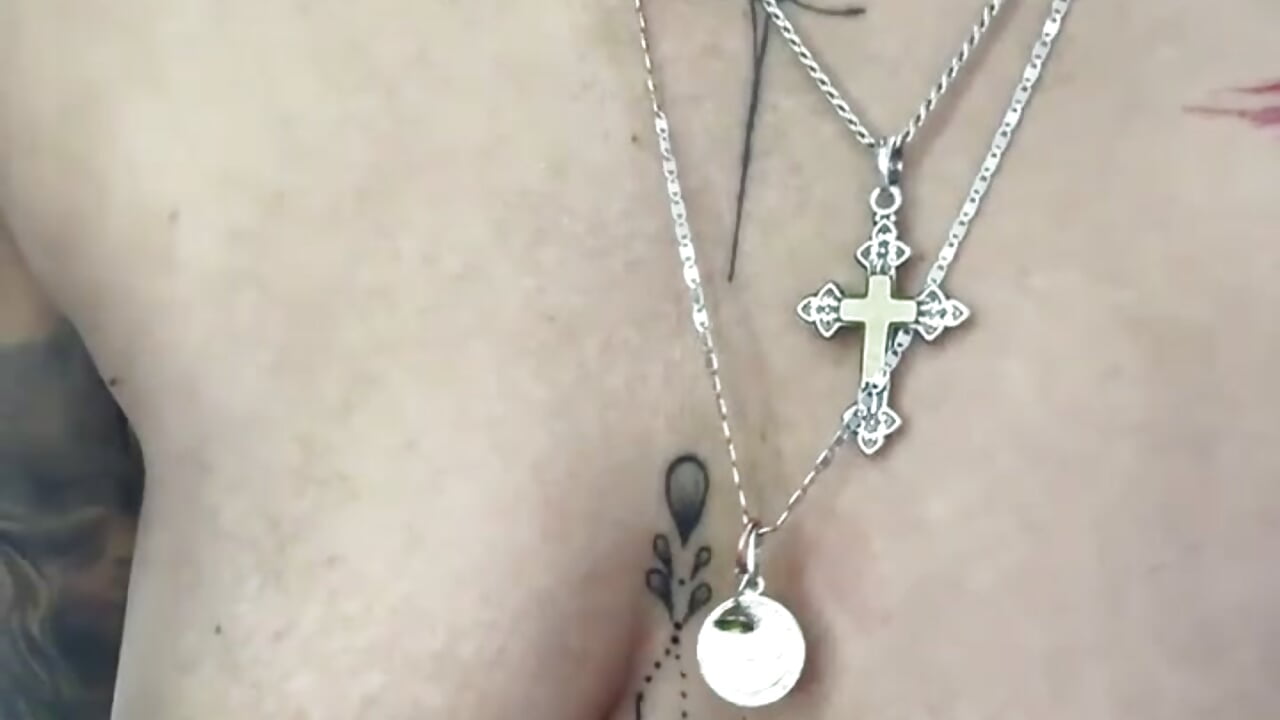 SQUIRTING KITTY 💦🤫😈 - video by Sweet__Nurse1 cam model