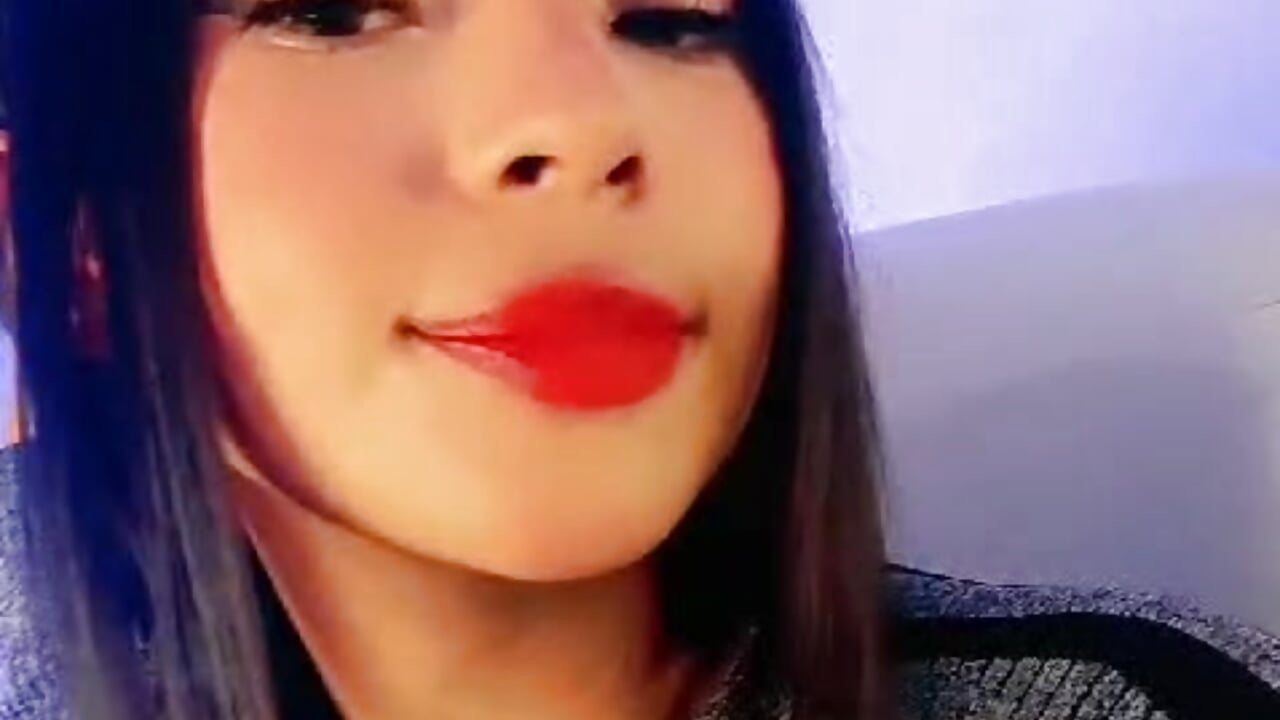 What do you think of my outfit today?❤ - video của người mẫu cam Vic_beckeer