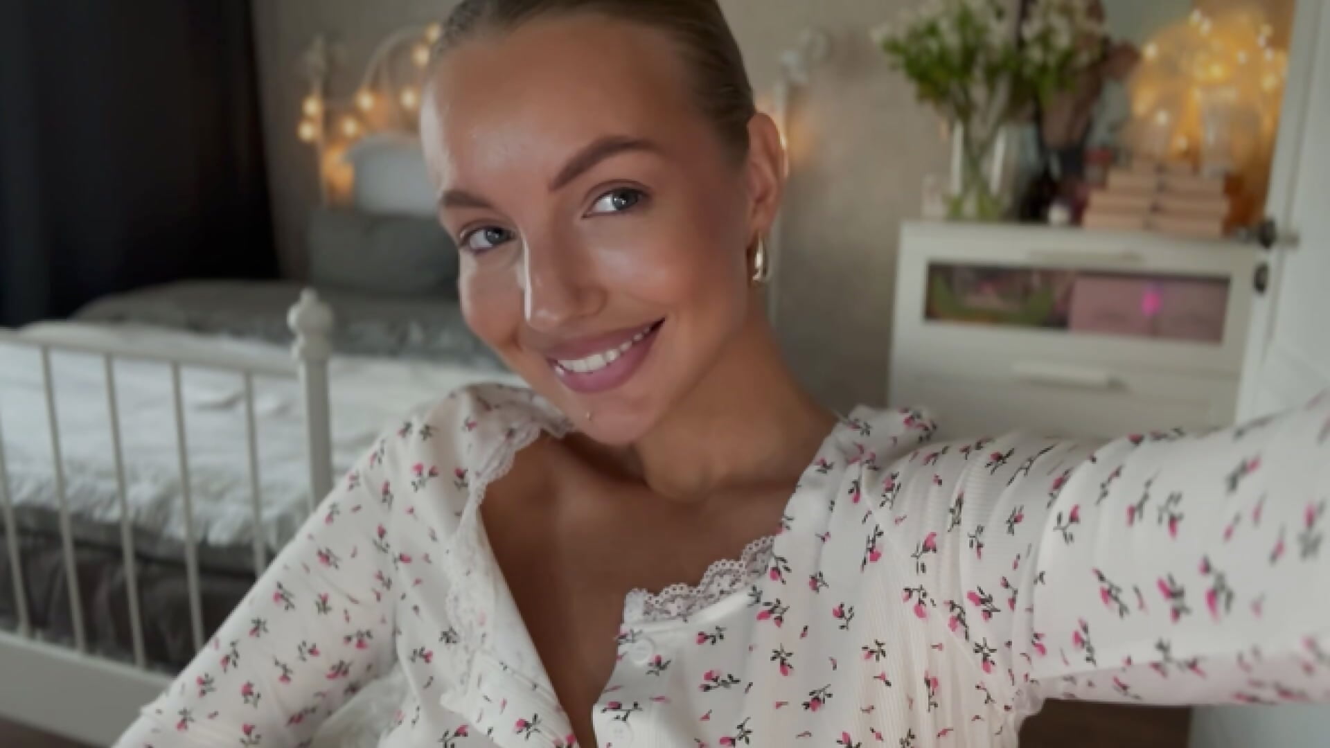 My favorite pajamas 🎀 - video by aestetick cam model