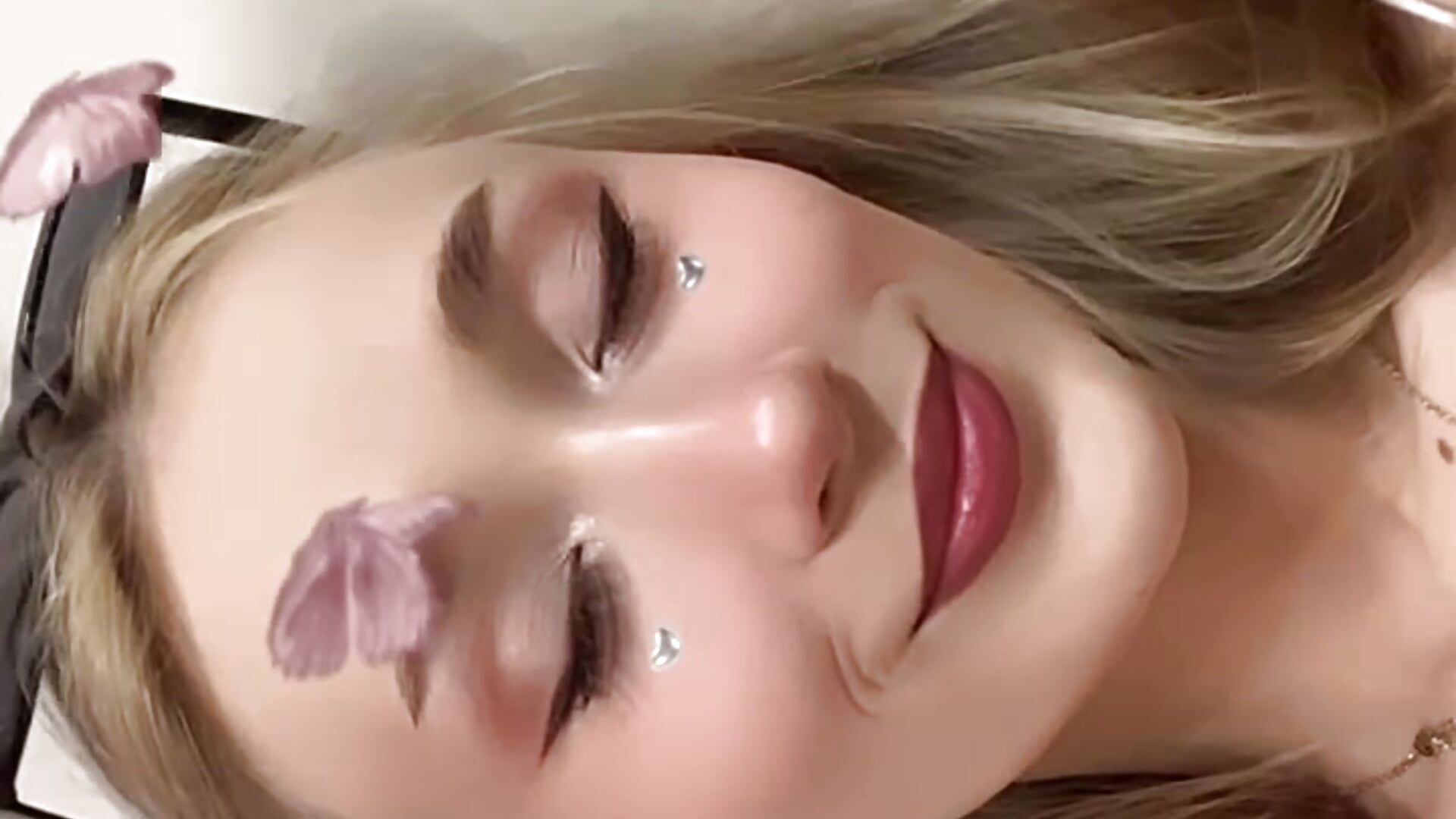 ^^ - video by VikiSea cam model