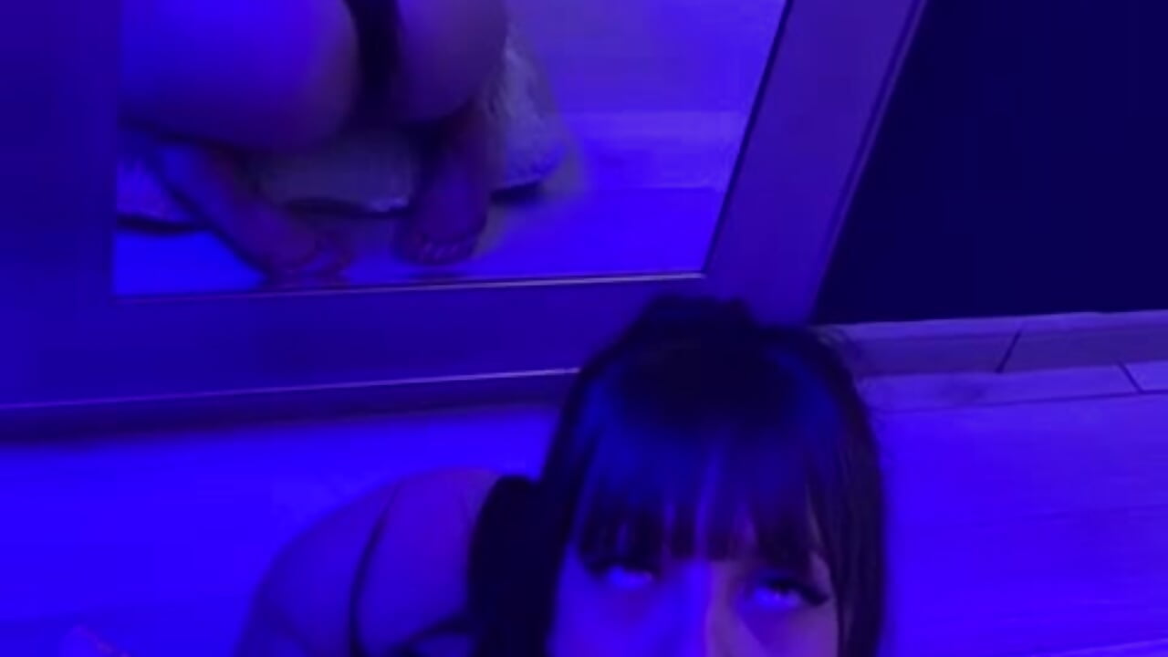 Video 1! Fuck me your kneeling mouth! - video by AmmyJones_ cam model