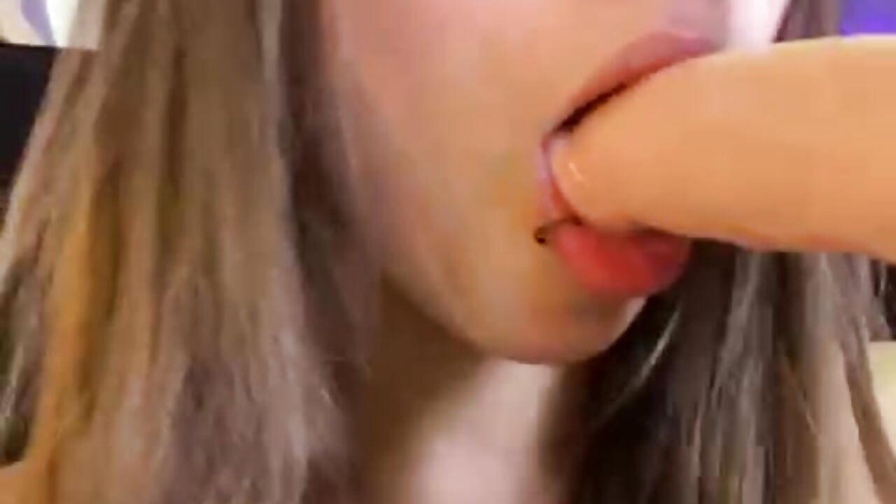 Humid, deep and hot ... I like it for my throat — filmik AmmyJones_, modela(-lki) na kamerkach