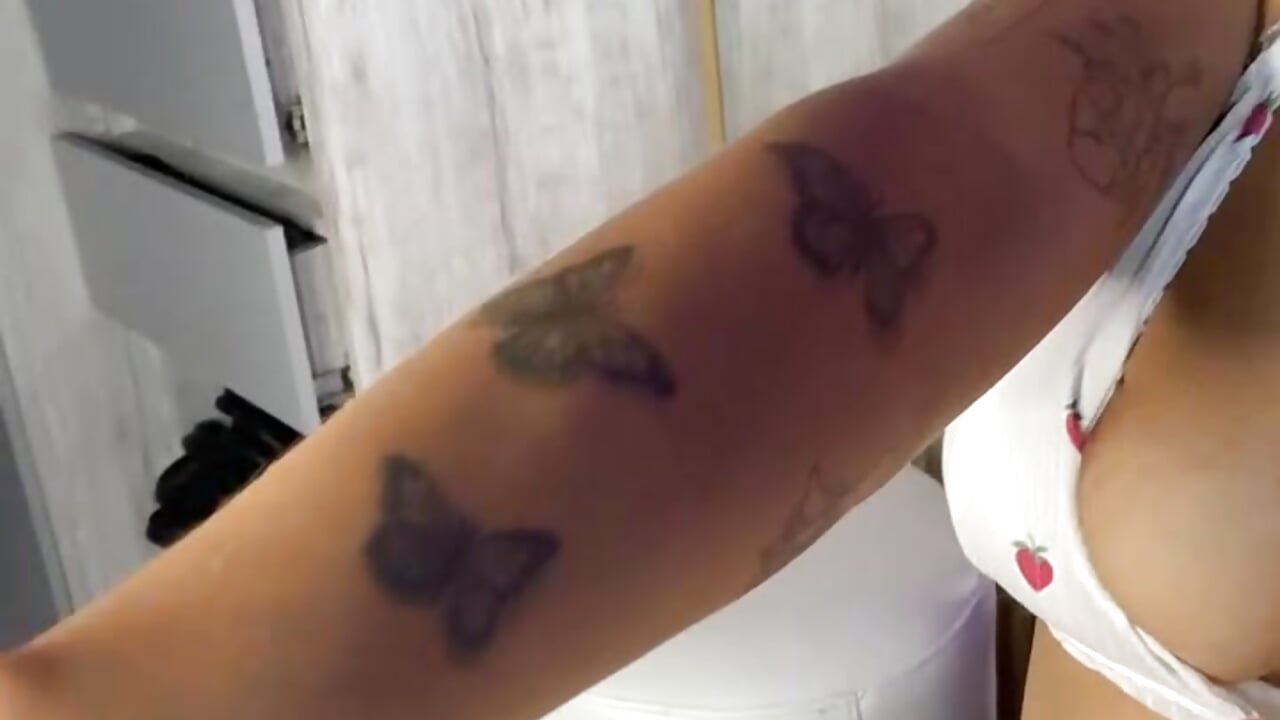 Tattoo tour 🐉 - video by Gabscorp cam model