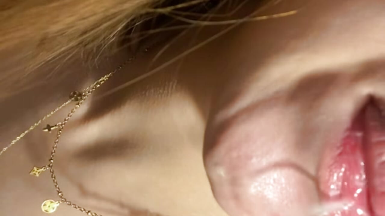 بزقة لكلابي الاعزاء 😅💦🐕 - Lil-Wolfie20 adlı kamera modelinin videosu