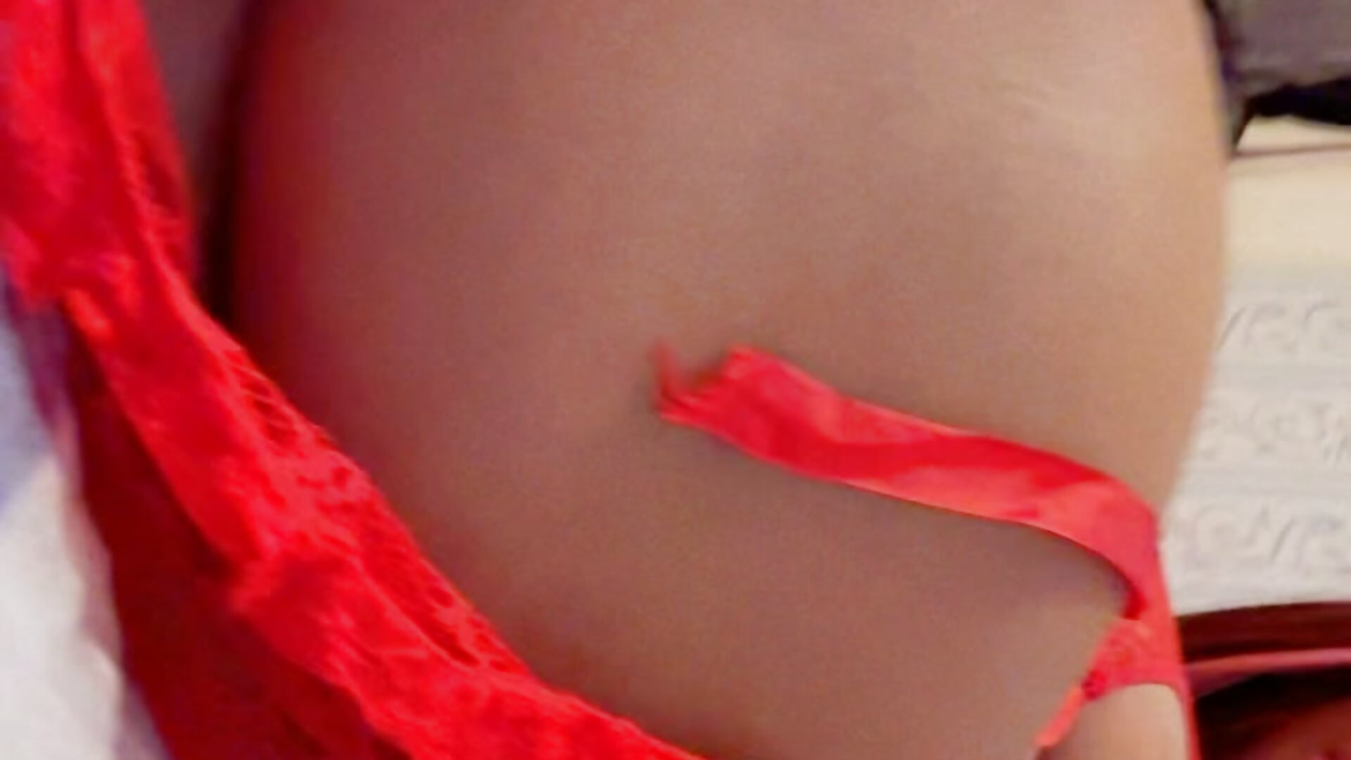 BC1BE8A4-0276-44FF-A38F-F14EA5F06172 - video av Papergyalgurux cam-modell