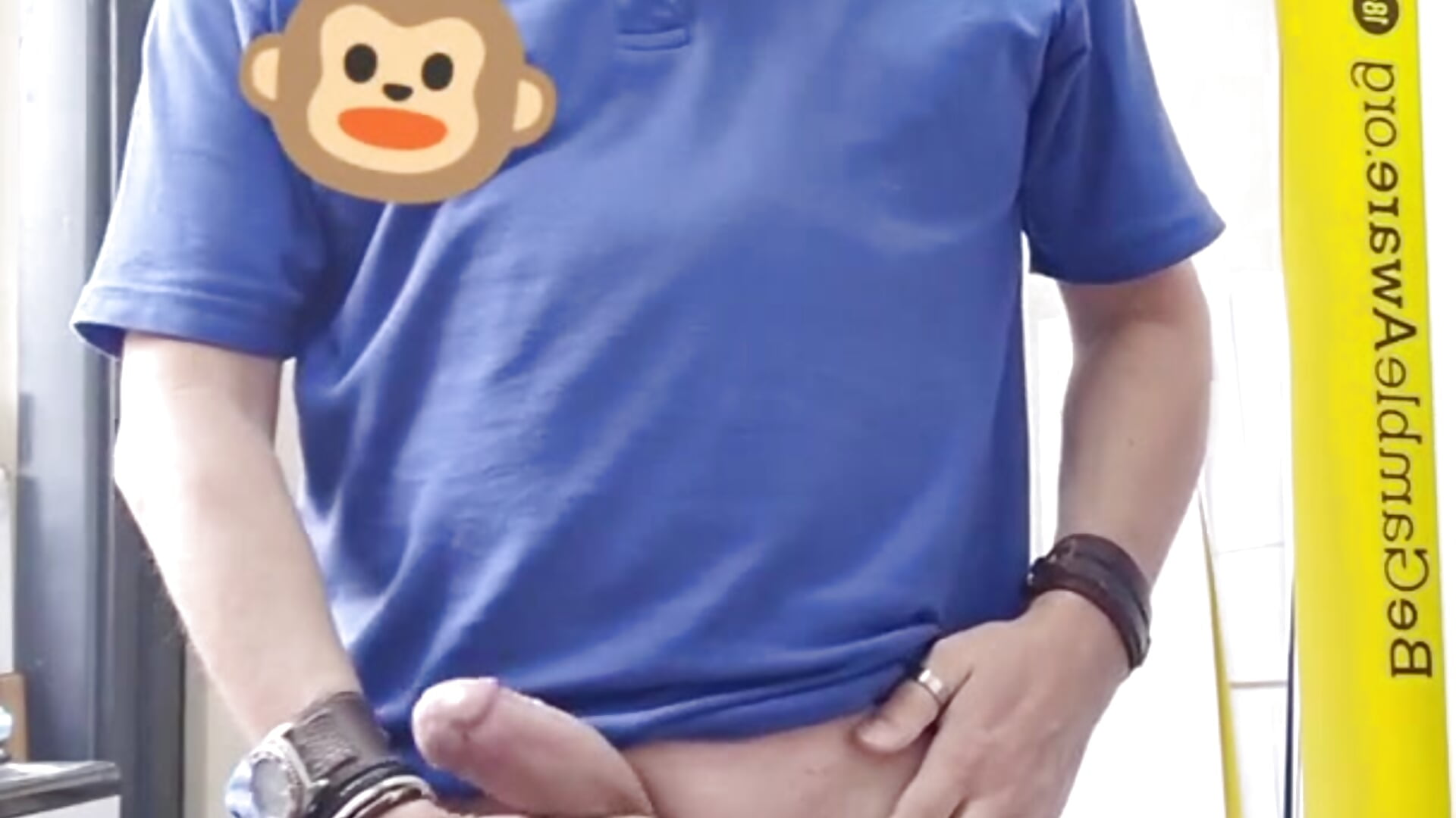 Another strip and cum at work - βίντεο μοντέλου JulianJ50