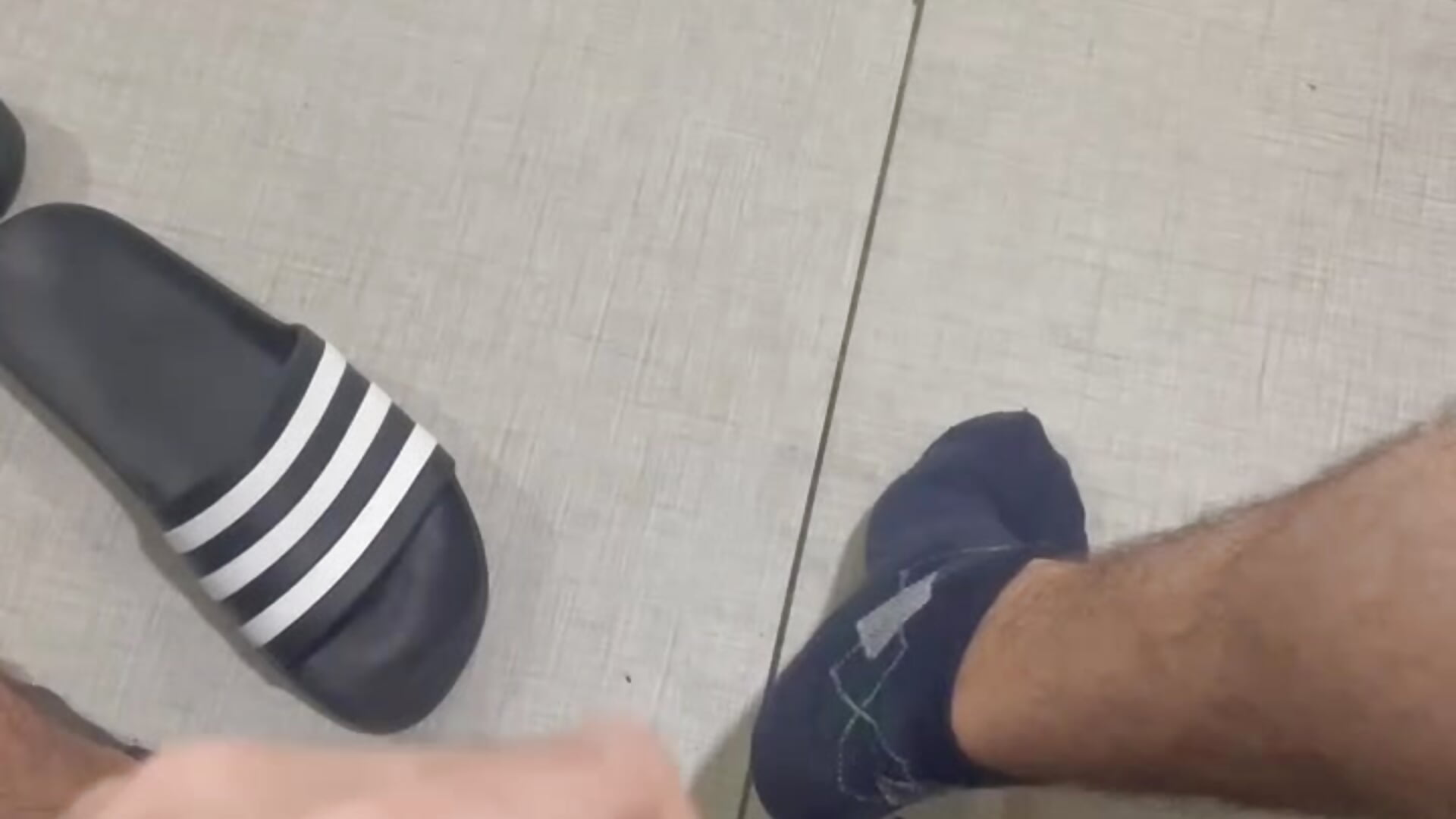 Jack off in the gym with the possibility of being caught