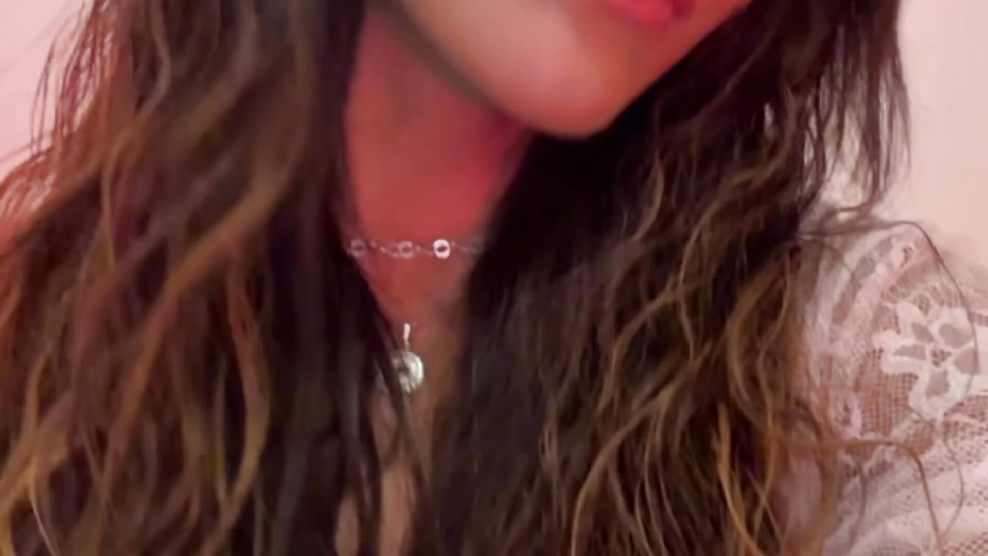 Princess 🎀👄 - video by Brownfitbabyy cam model