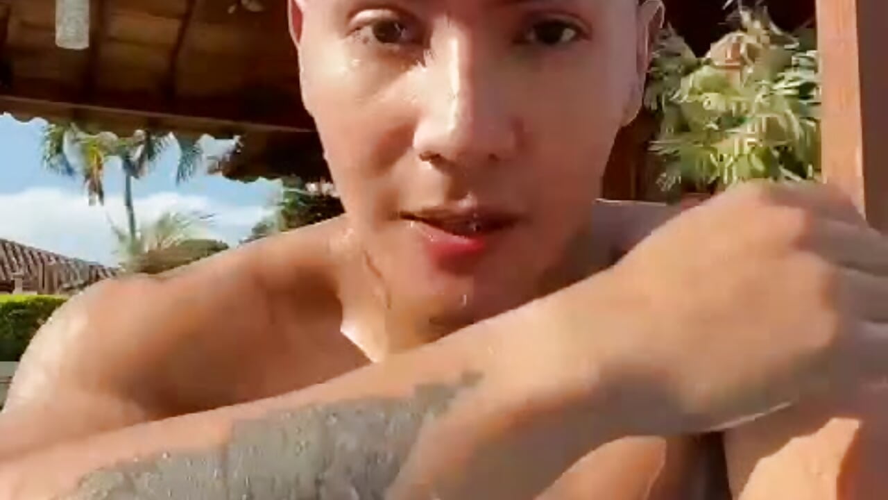 On a sunny day 😎💛 - video by KeyBrandon