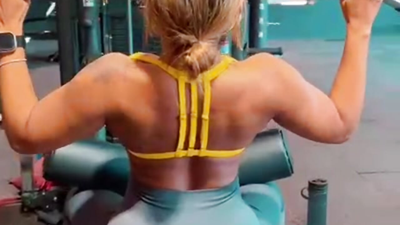 Fitness🥵 - video by AlessiaLondon cam model