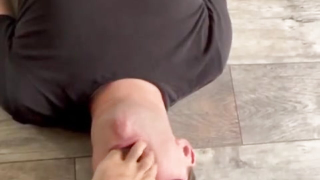 Foot fetish – video af OrgazMMen