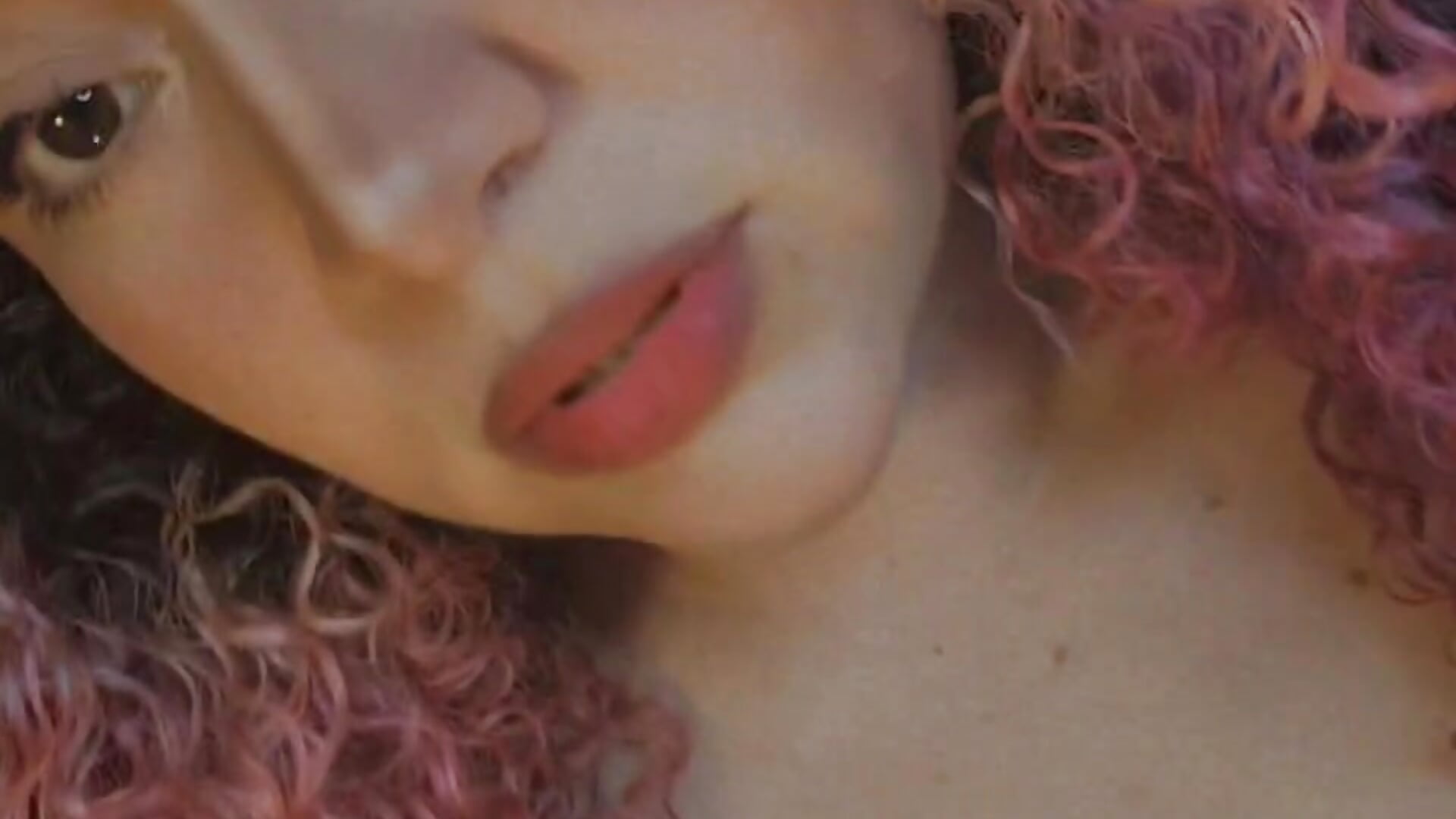 "You are my pleasure, my whim ... and right now, you are under my control." - vidéo du modèle de showcams Kateryn_