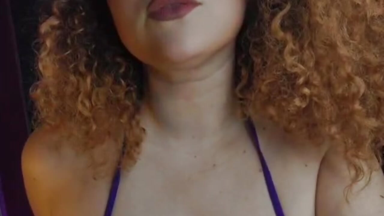 "Only you know how to start this caper without anyone noticing..." - vidéo du modèle de showcams Kateryn_