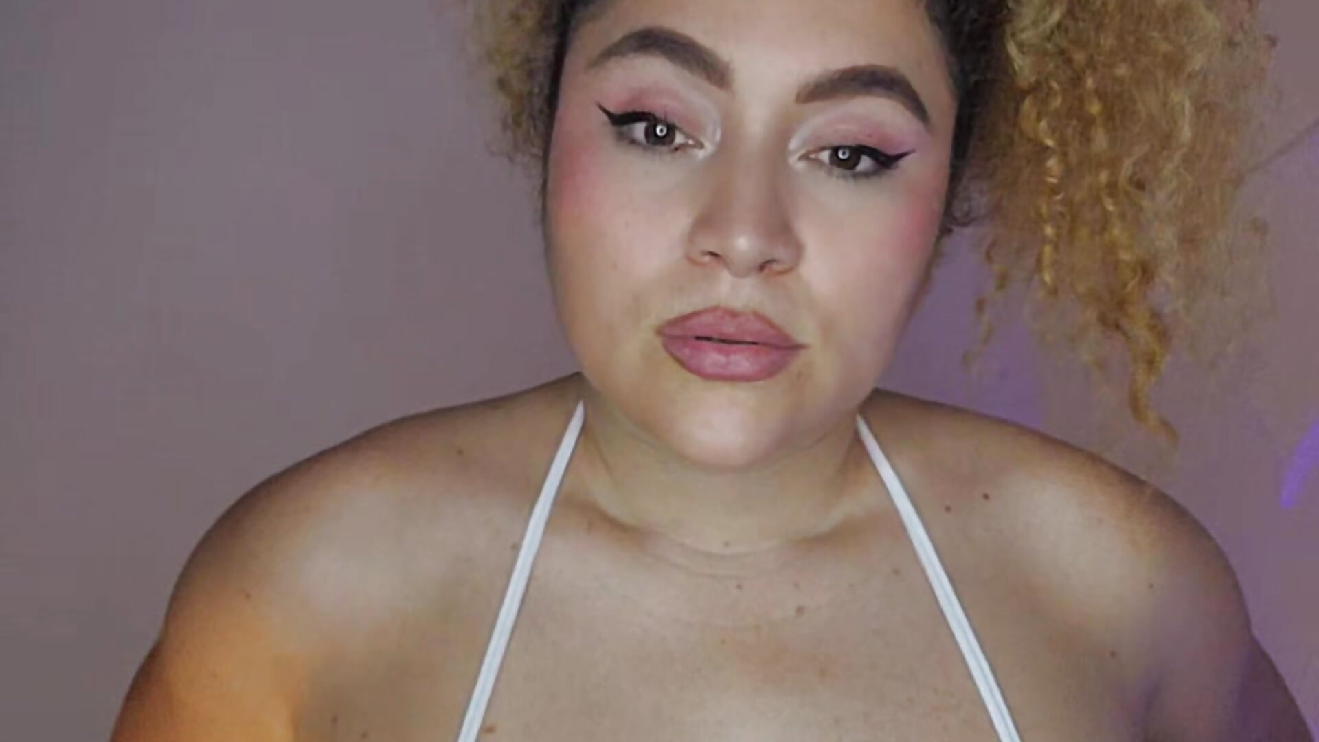 Lick my Boobs - vidéo du modèle de showcams Kateryn_