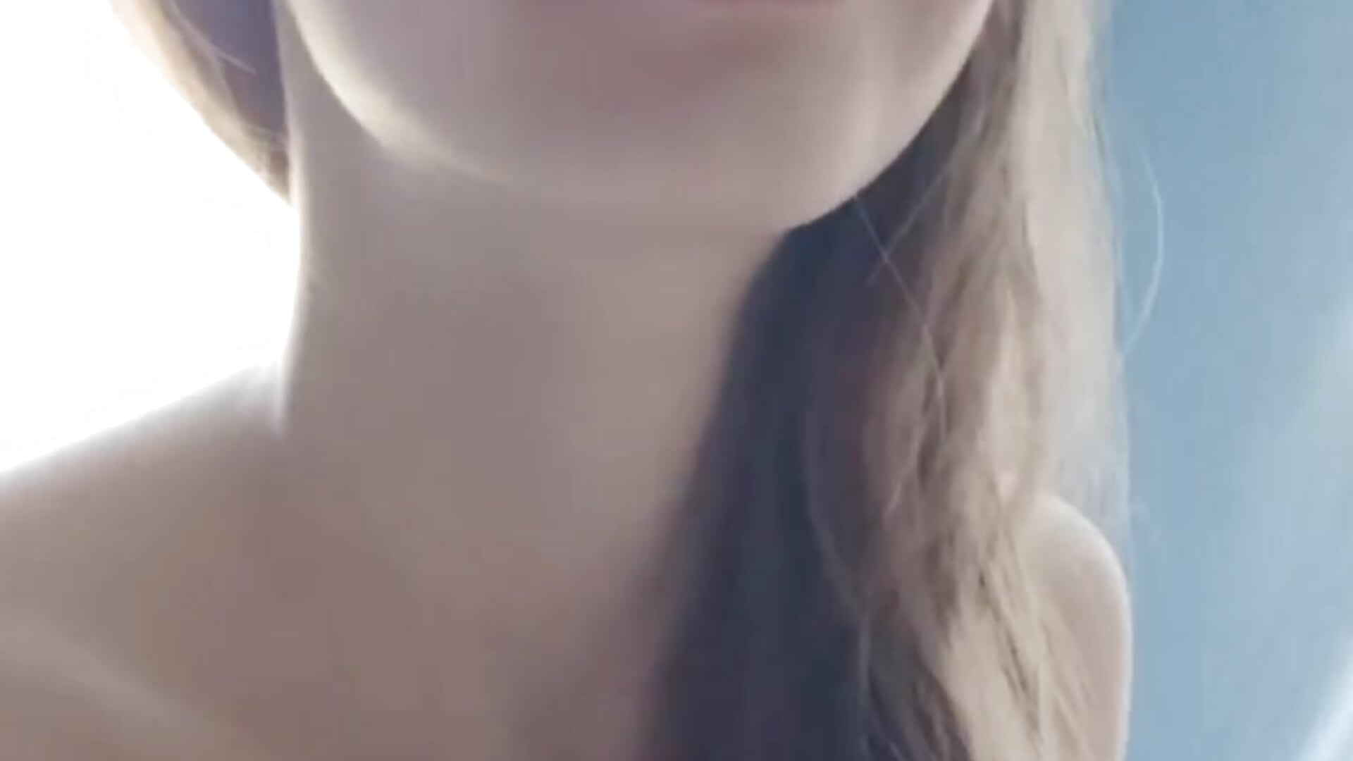 My air kiss for you - video by OnaZiroge cam model