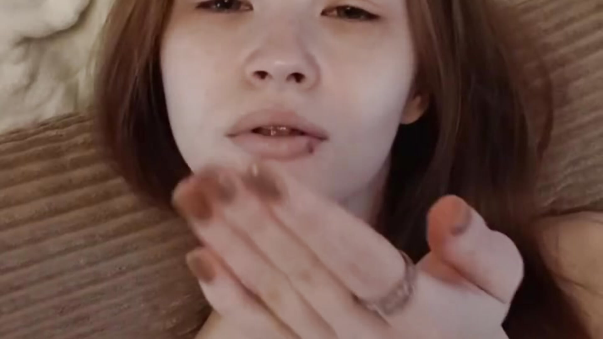 Air Kiss of Love - video by OnaZiroge cam model