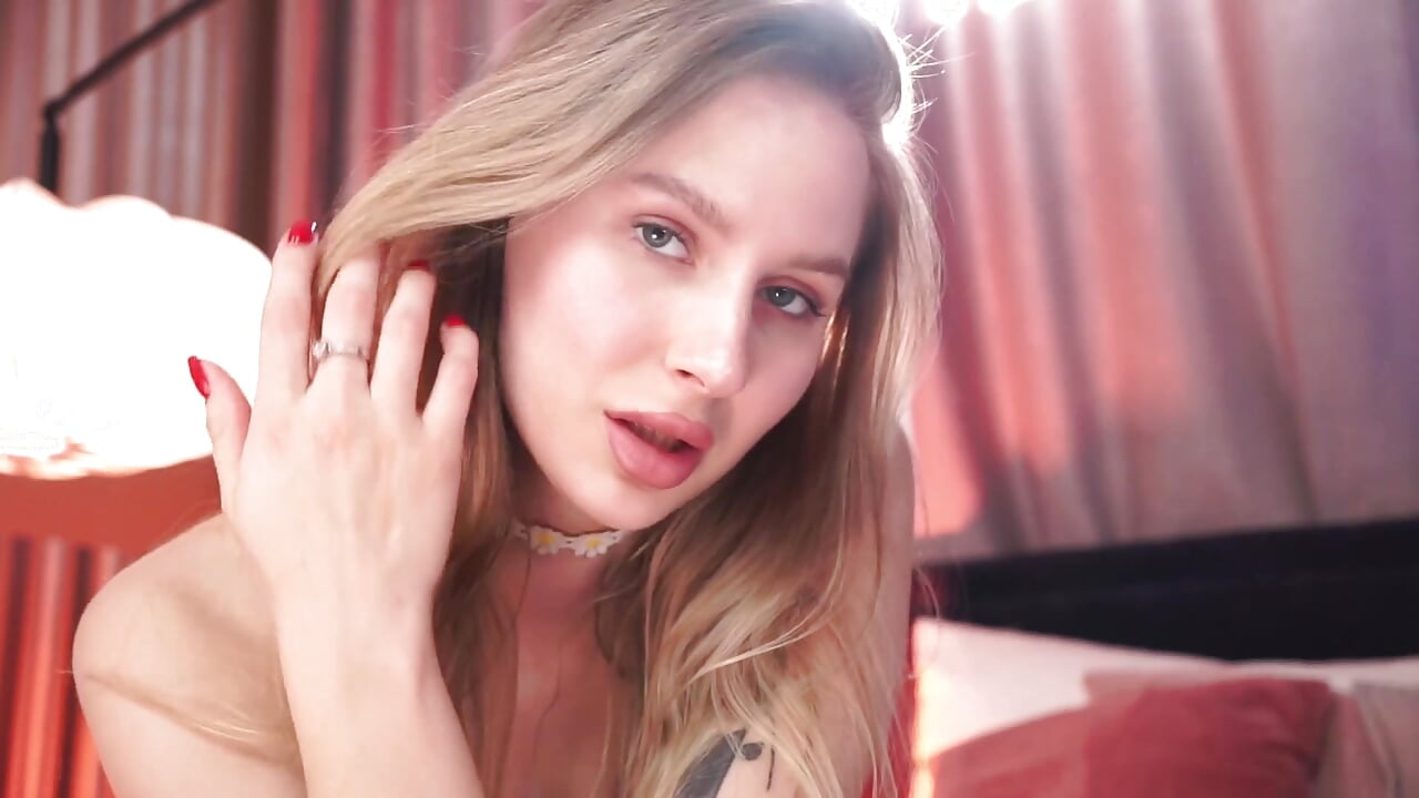 soft Ann - video by AnnLevine cam model