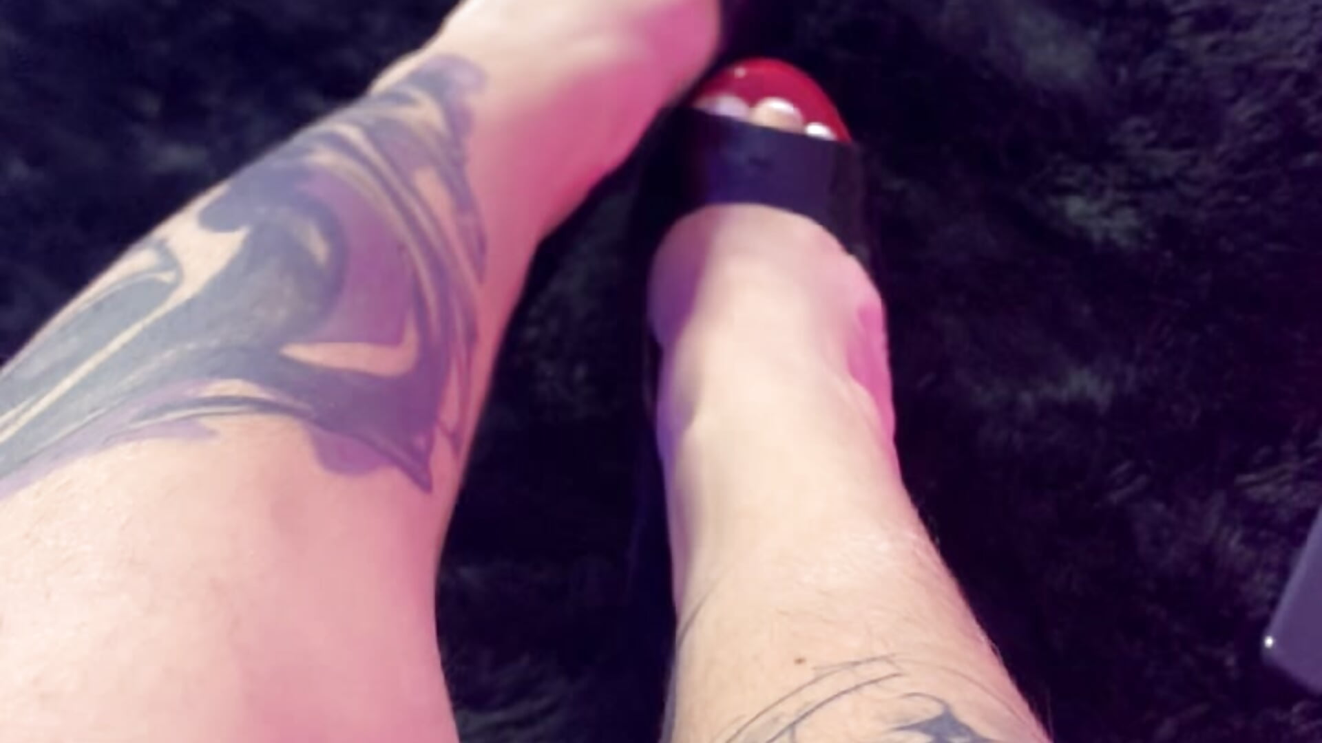 My feet ❤️ - فيديو من YouliteSllut2 موديل الكام