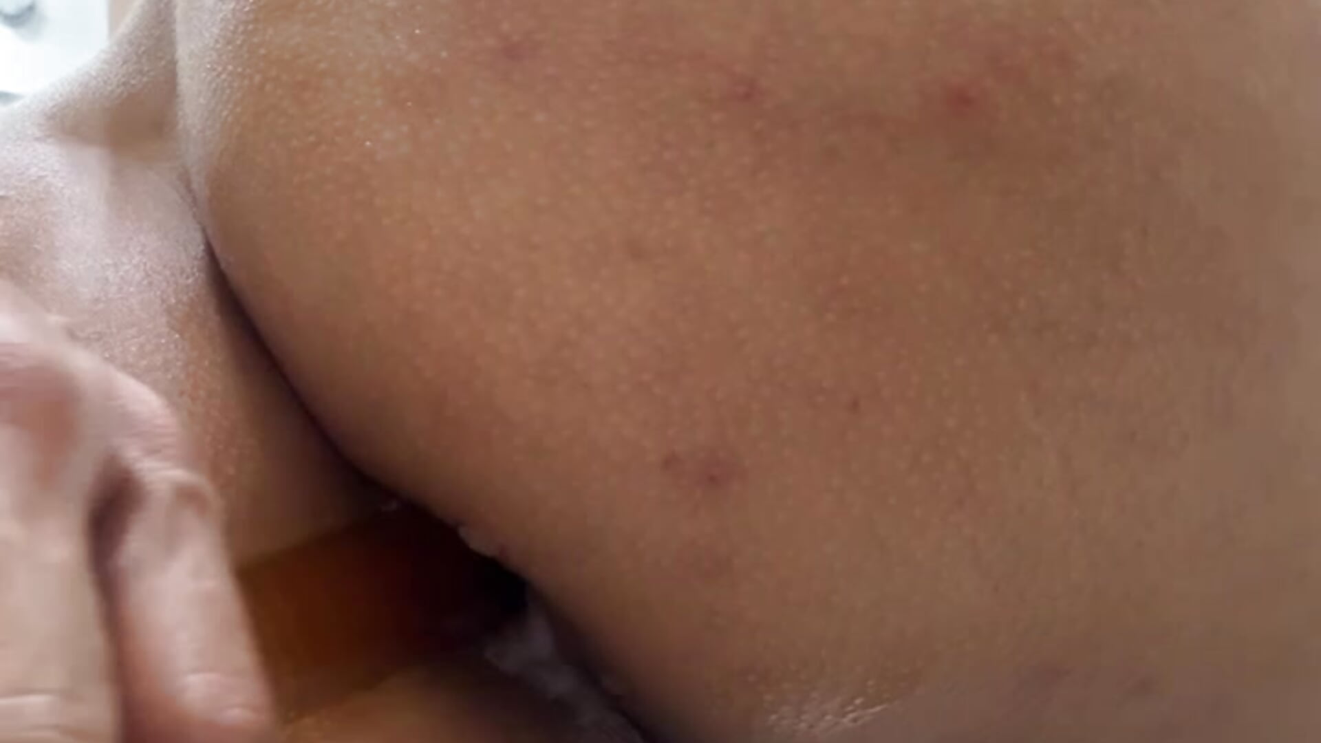 anal play with a crystal toy ... close up - video by TheGloriousSophie cam model