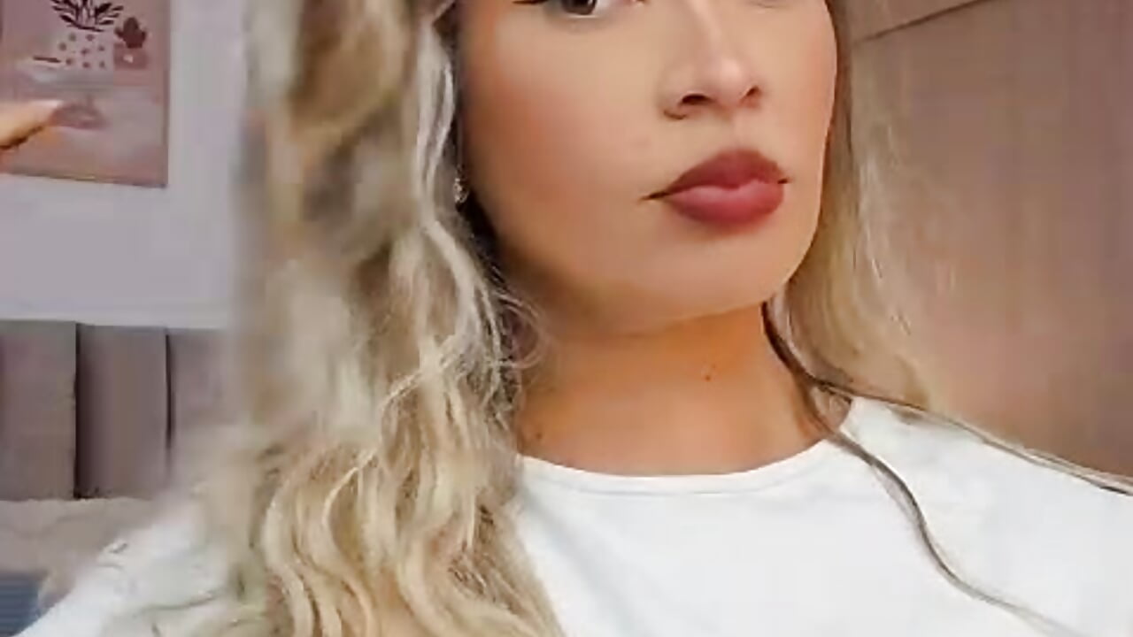 sexy curly - video by Victoria_romanox cam model