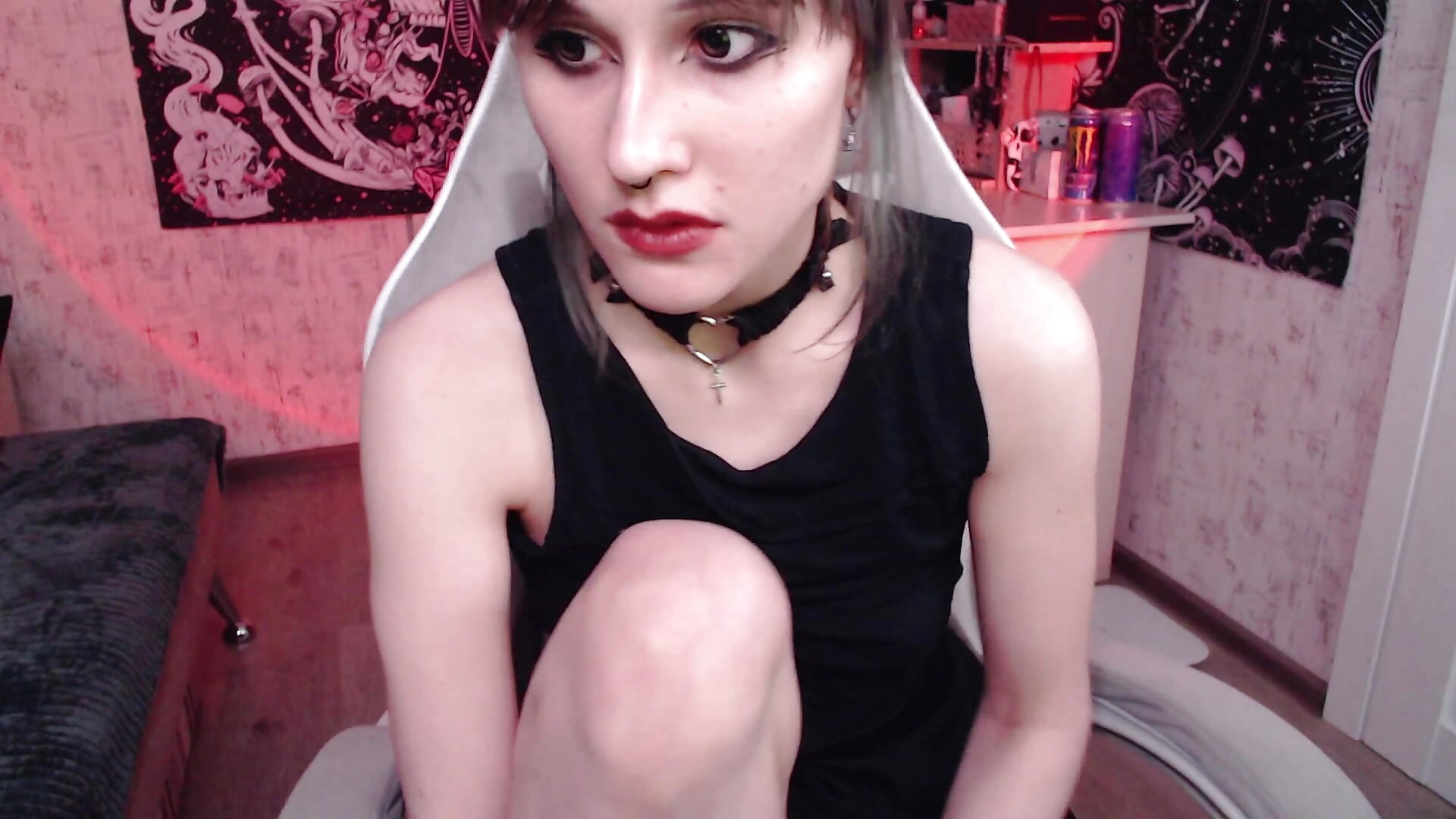 piercing－カメラキャストのlittle_Elikaの動画