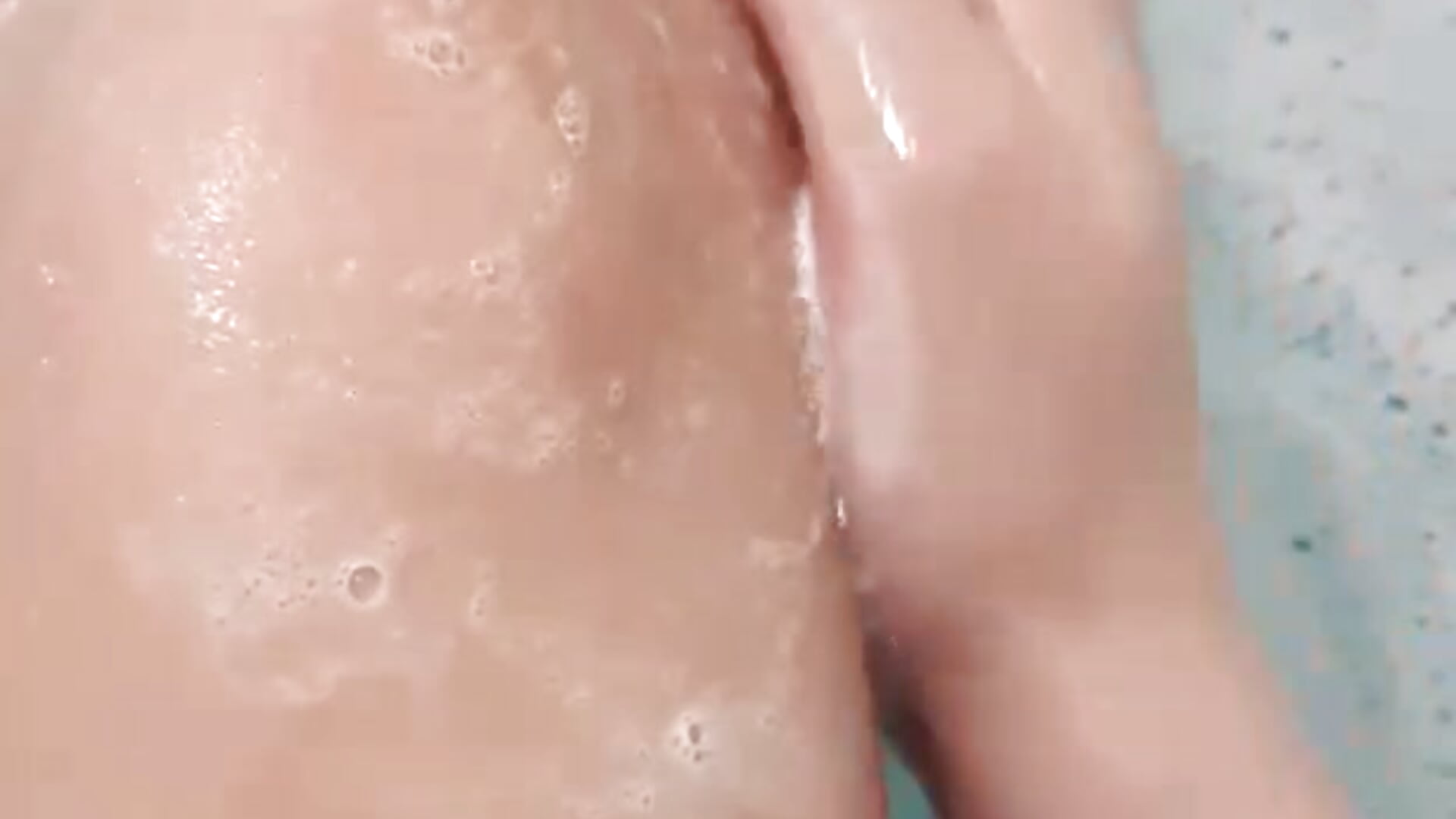 Foam on my leg 💦