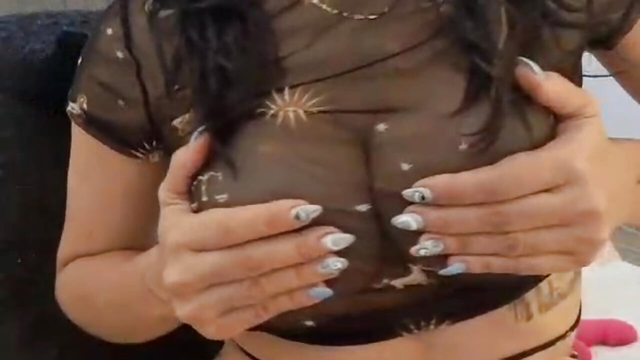 breast tits - sara_smith45主播的视频
