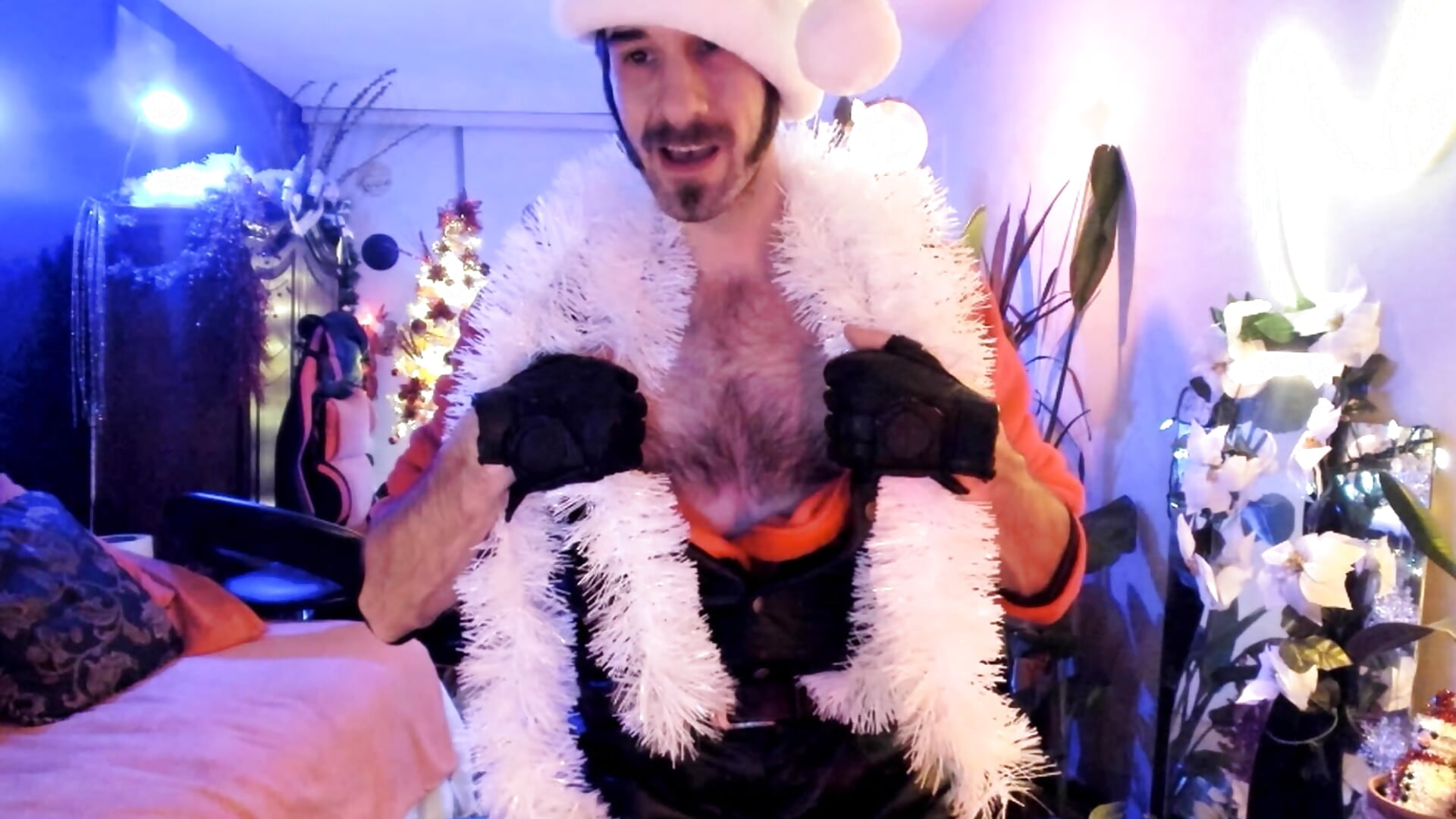 merryxxxmas2025 - video by leatherz69 cam model