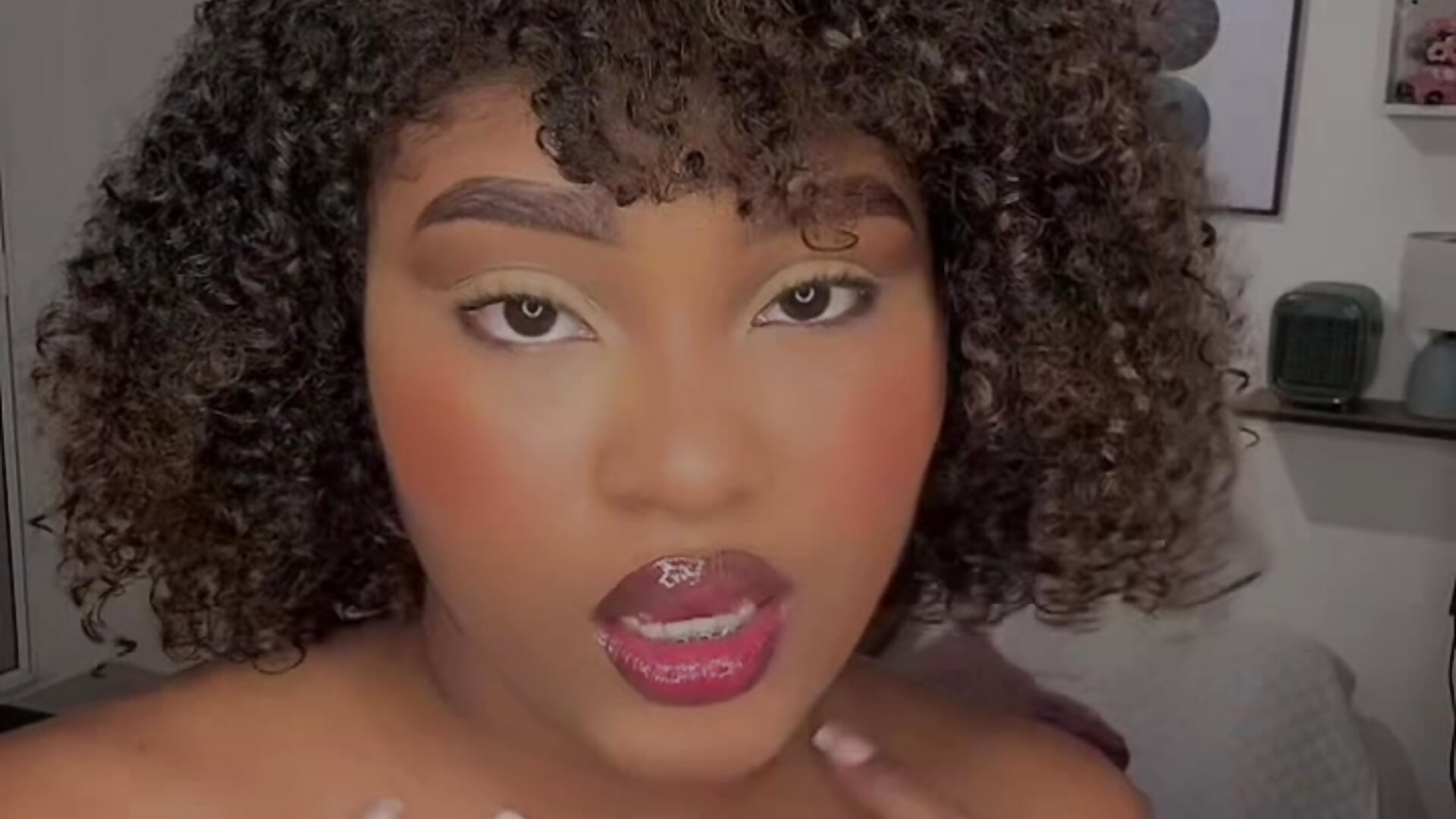 💃🏿❤️‍🔥 - vídeo de ohrianagibson modelo de câmara