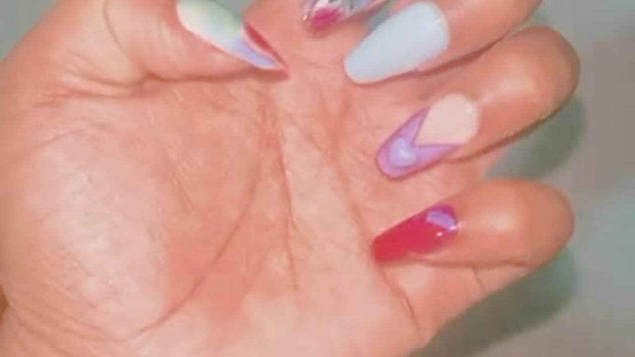 New nails done 💅 - vídeo de ohrianagibson modelo de câmara