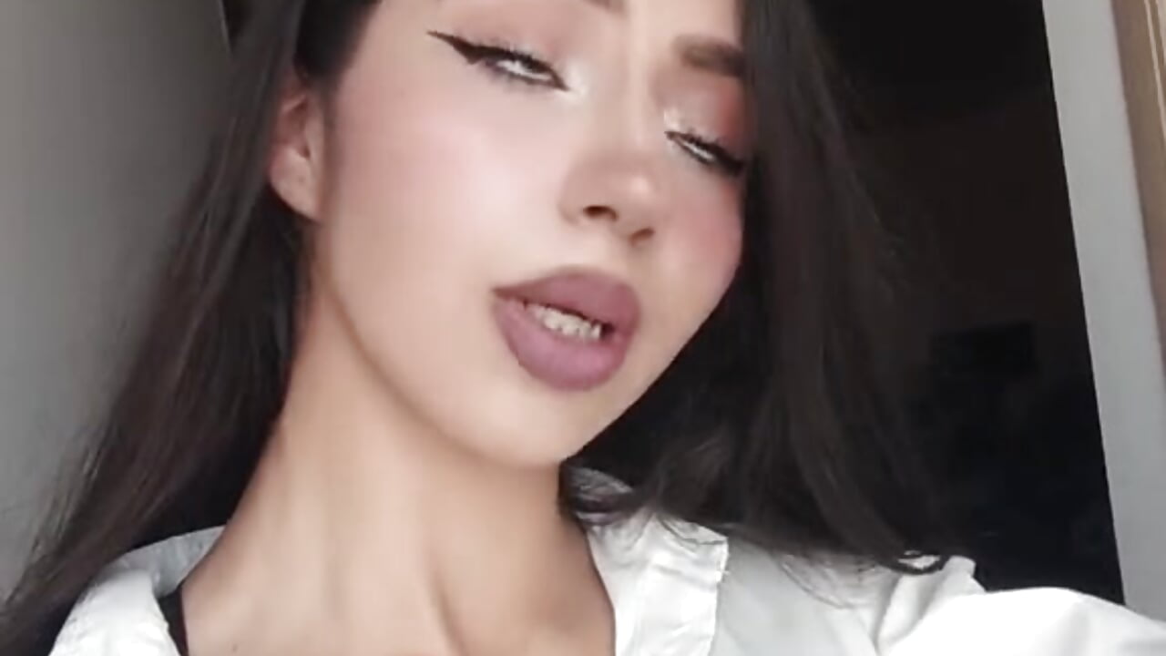 💋