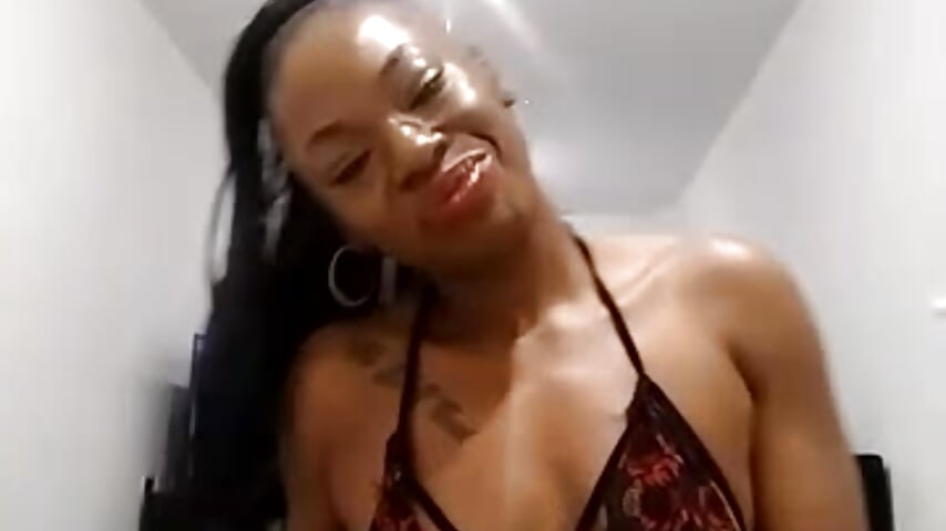 [14 Jan 22:03] Public Show - video by Cinderellajewelsofficial cam model