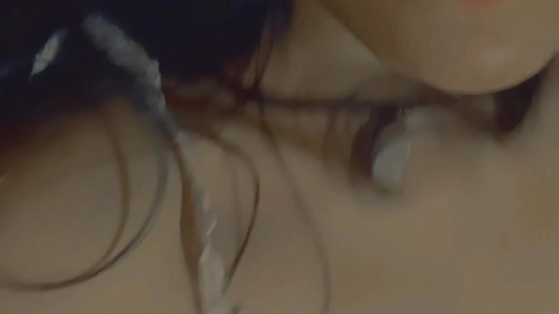 You caught me hot in my bed with my pussy very wet and juicy for you 🥵🔥 - Video von aly_velika Cam-Model