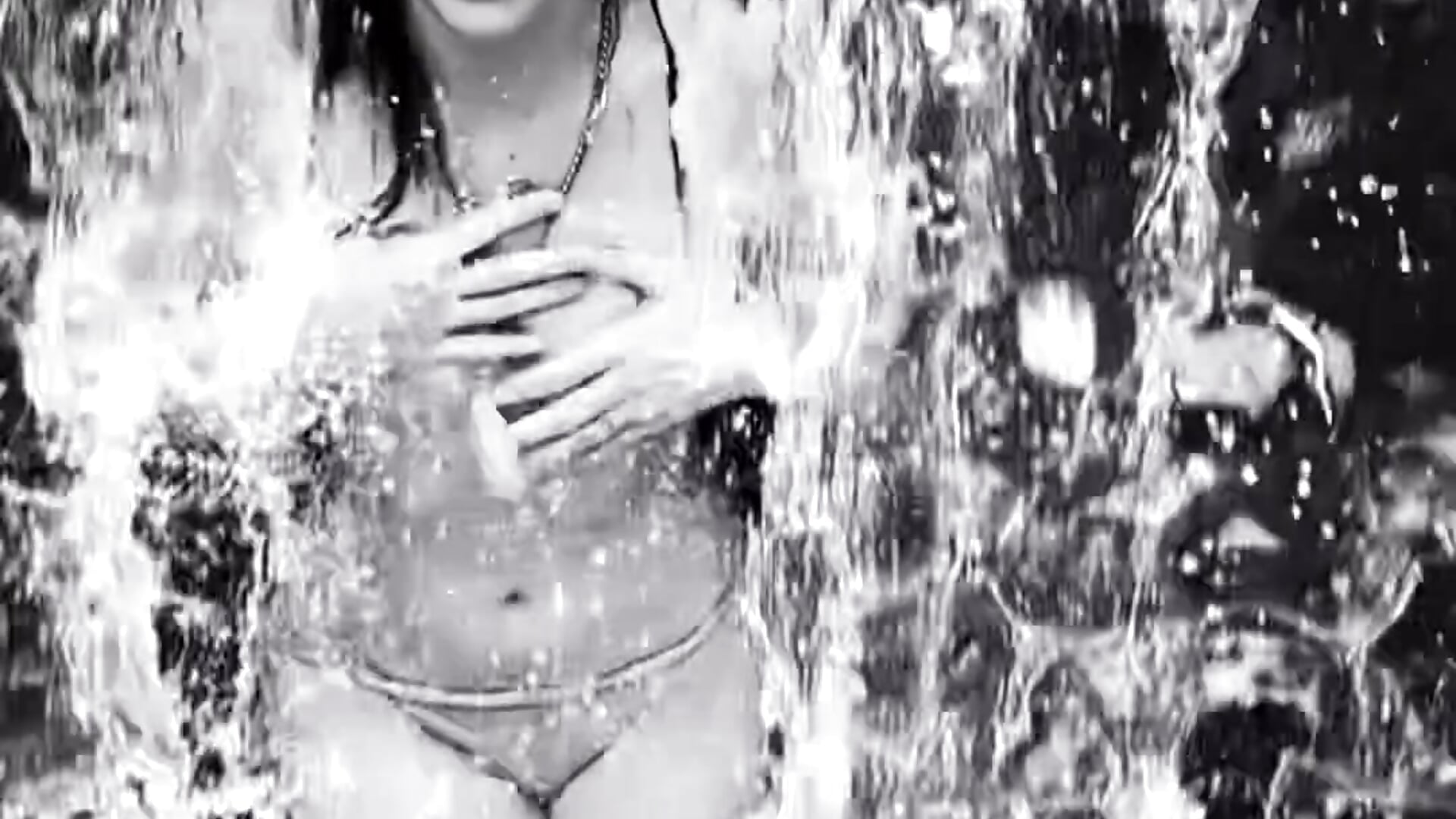 Waterfall－カメラキャストのMissMaggieの動画