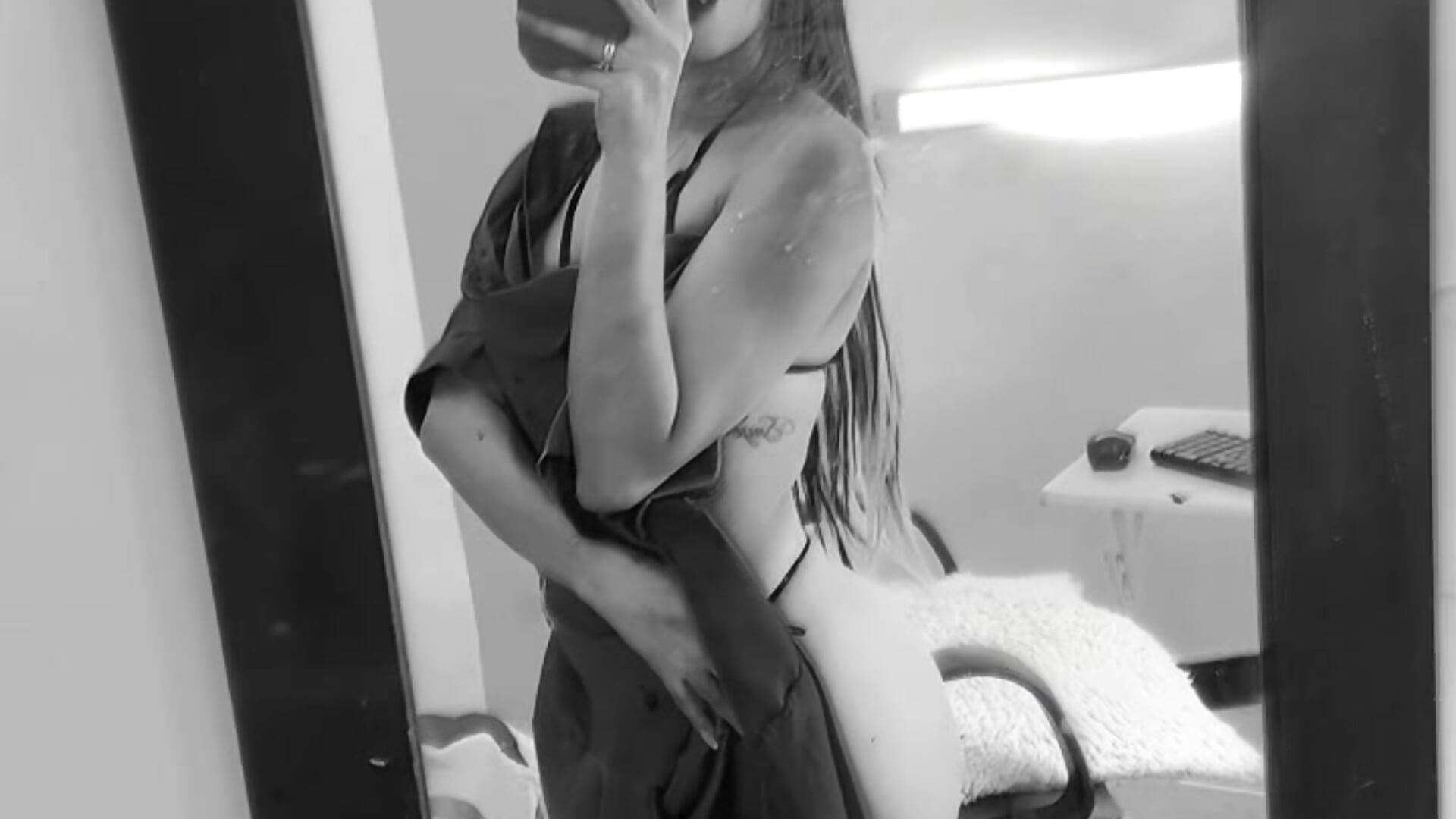🐩 - Lina10 adlı kamera modelinin videosu