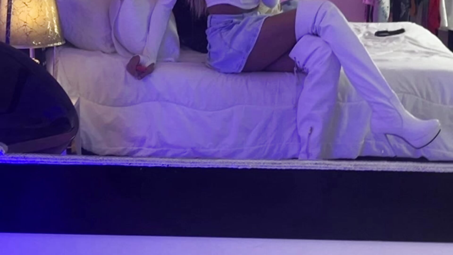 Starting my night π₯ - video by VictoriaRoss1 cam model