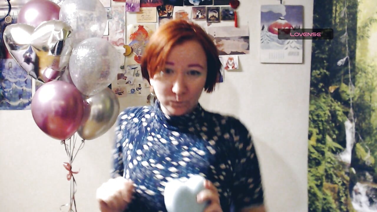 valentine - licentia__poetica adlı kamera modelinin videosu