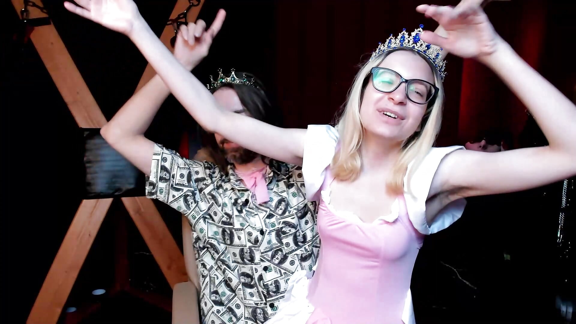 Chilling time 😛 - video by VerhinizCouple cam model